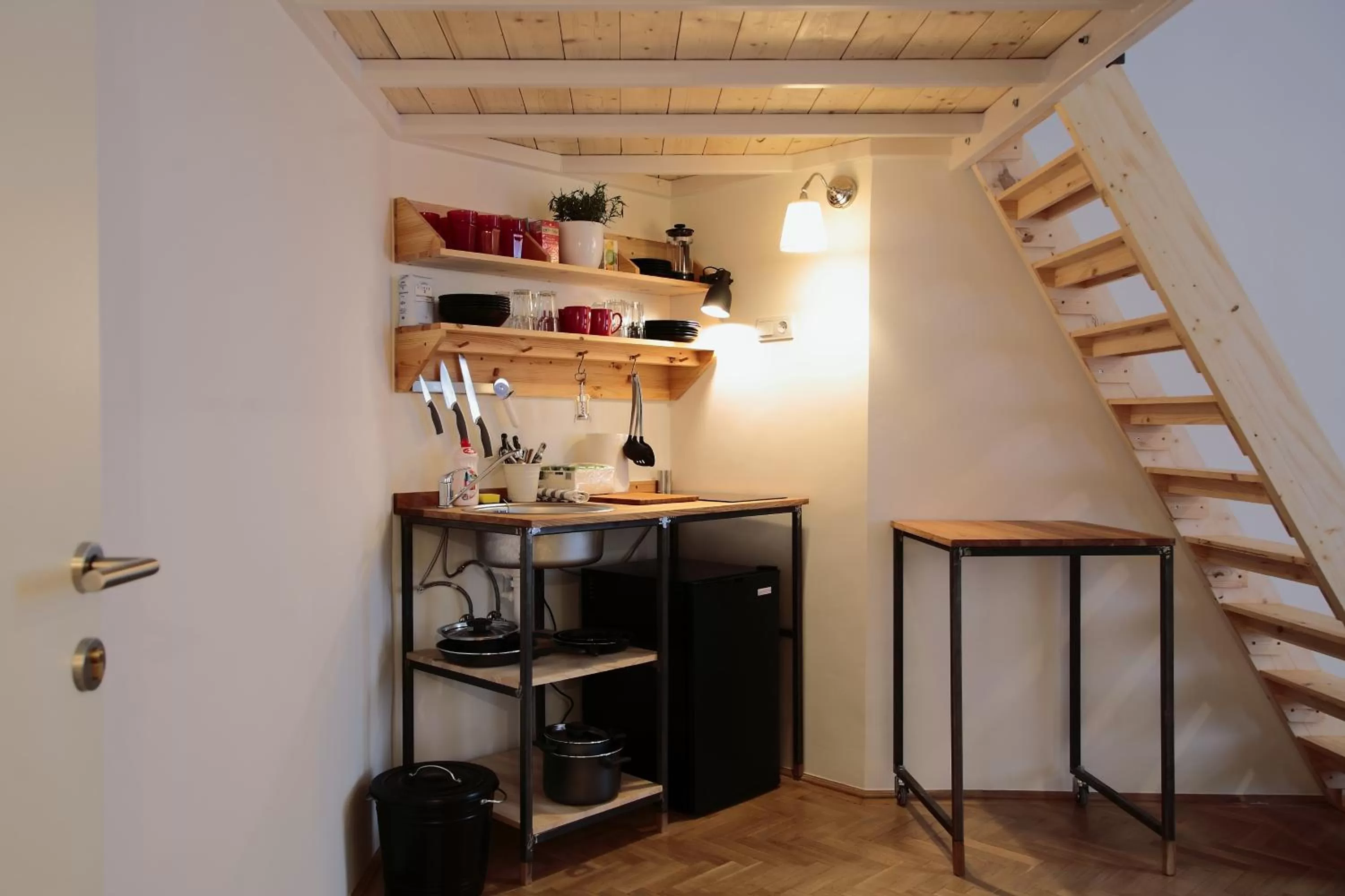 Kitchen or kitchenette in Maverick Apartments