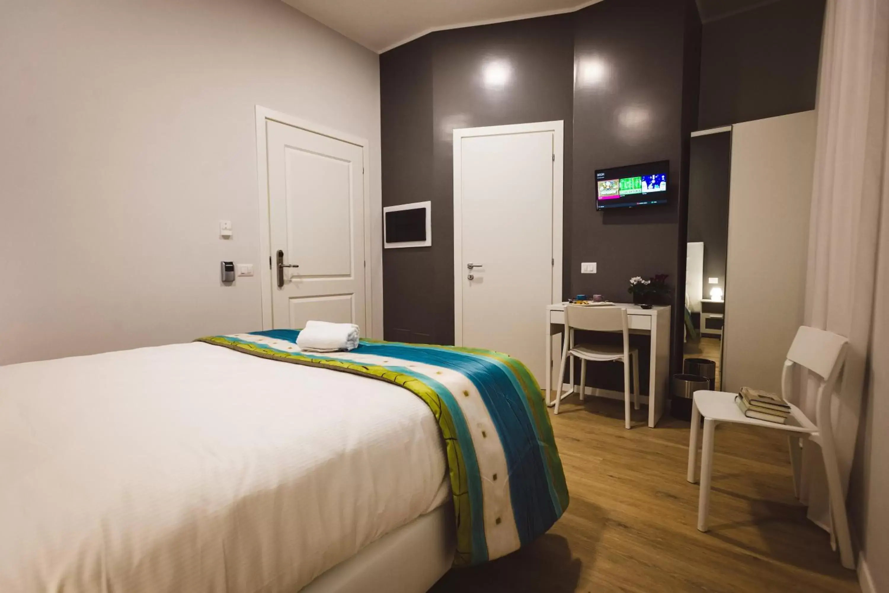 Double or Twin Room with Bathroom - single occupancy in Angelina Rooms in Rome Double or Twin Room with Bathroom - single occupancy in Angelina Rooms in Rome