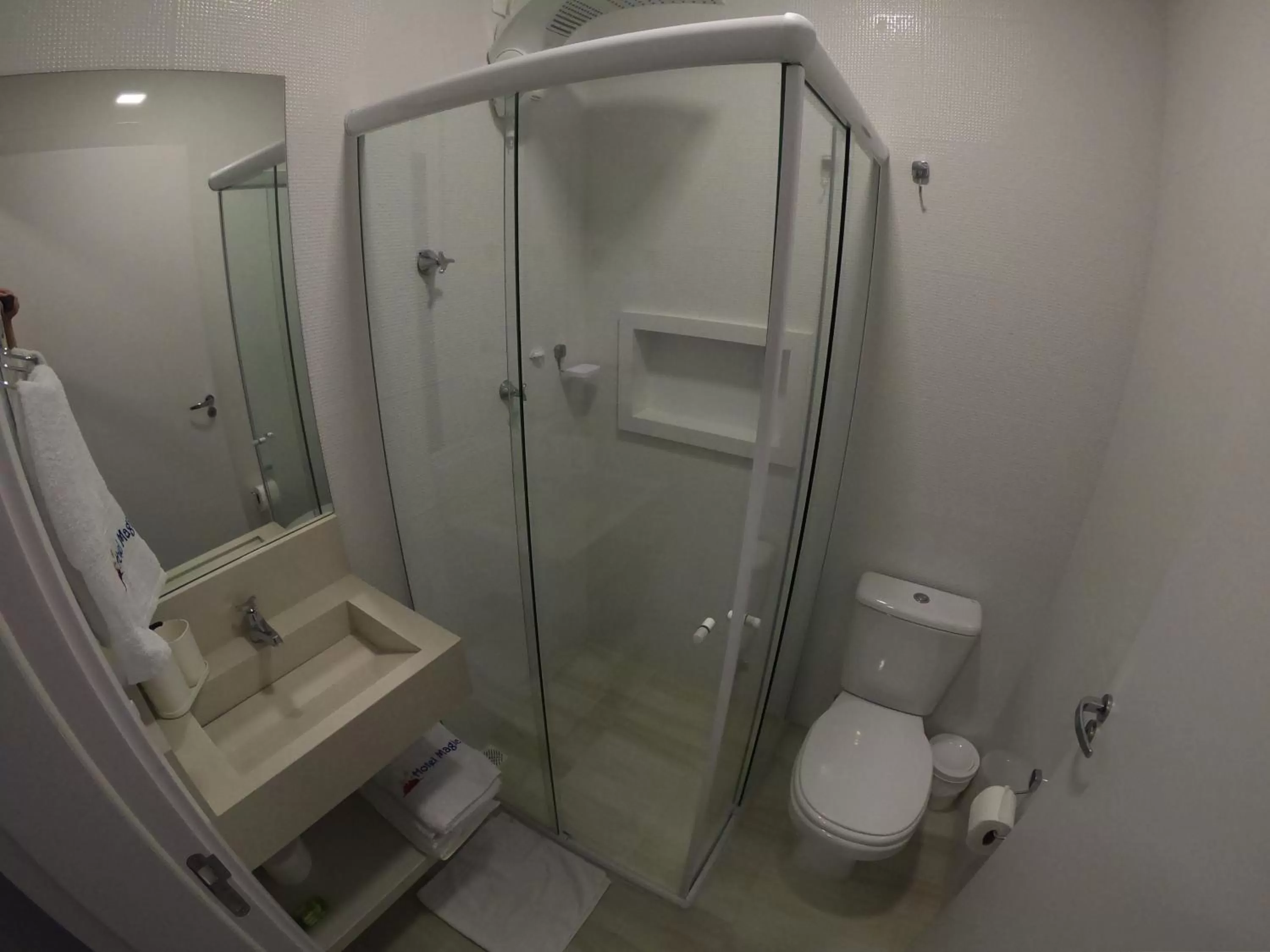 Bathroom in Hotel e Pousada Magic