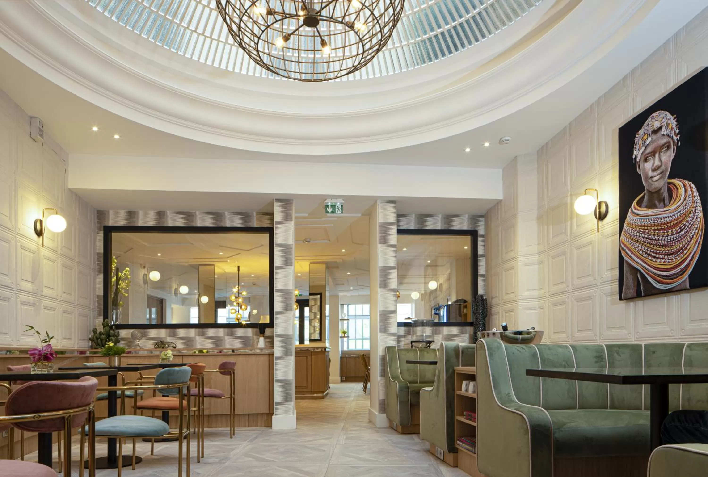 Lobby or reception in Hotel Phileas Lazare & Spa - Opera