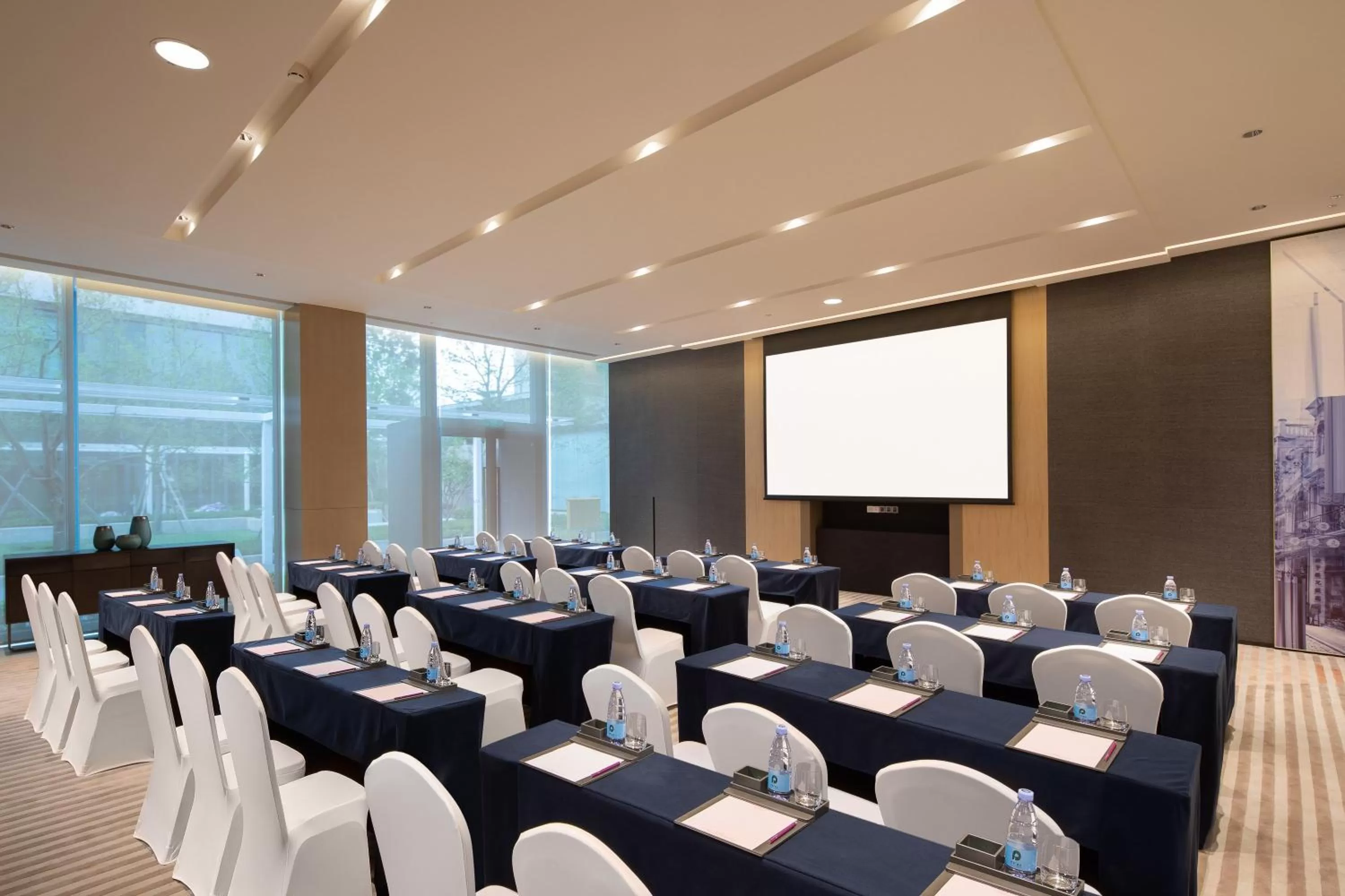 Meeting/conference room in Crowne Plaza Foshan Nanhai-an IHG Hotel