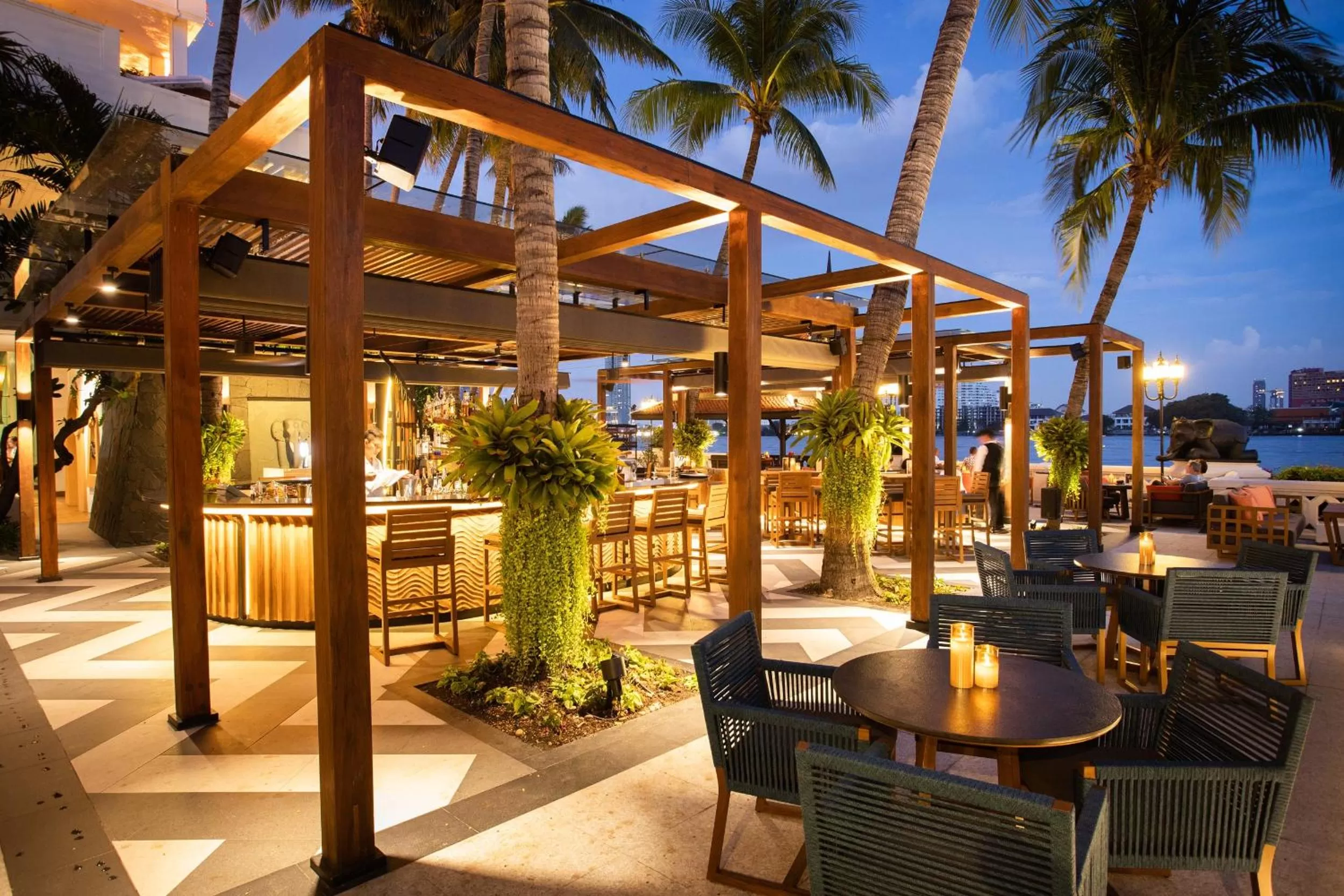 Restaurant/places to eat in Anantara Riverside Bangkok Resort