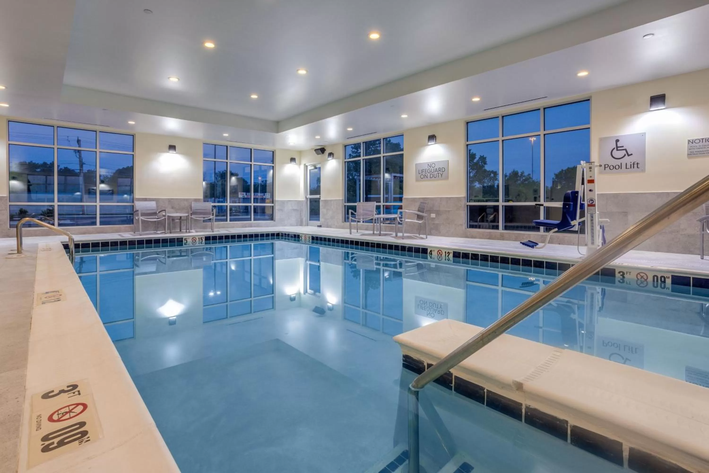 Swimming pool in TownePlace Suites by Marriott Chicago Waukegan Gurnee