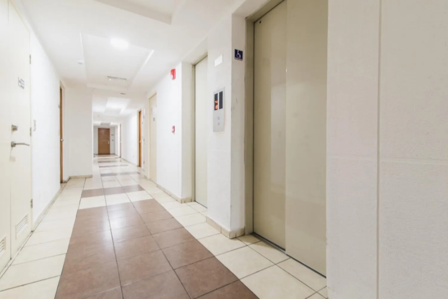 elevator in VR Suite Santiago