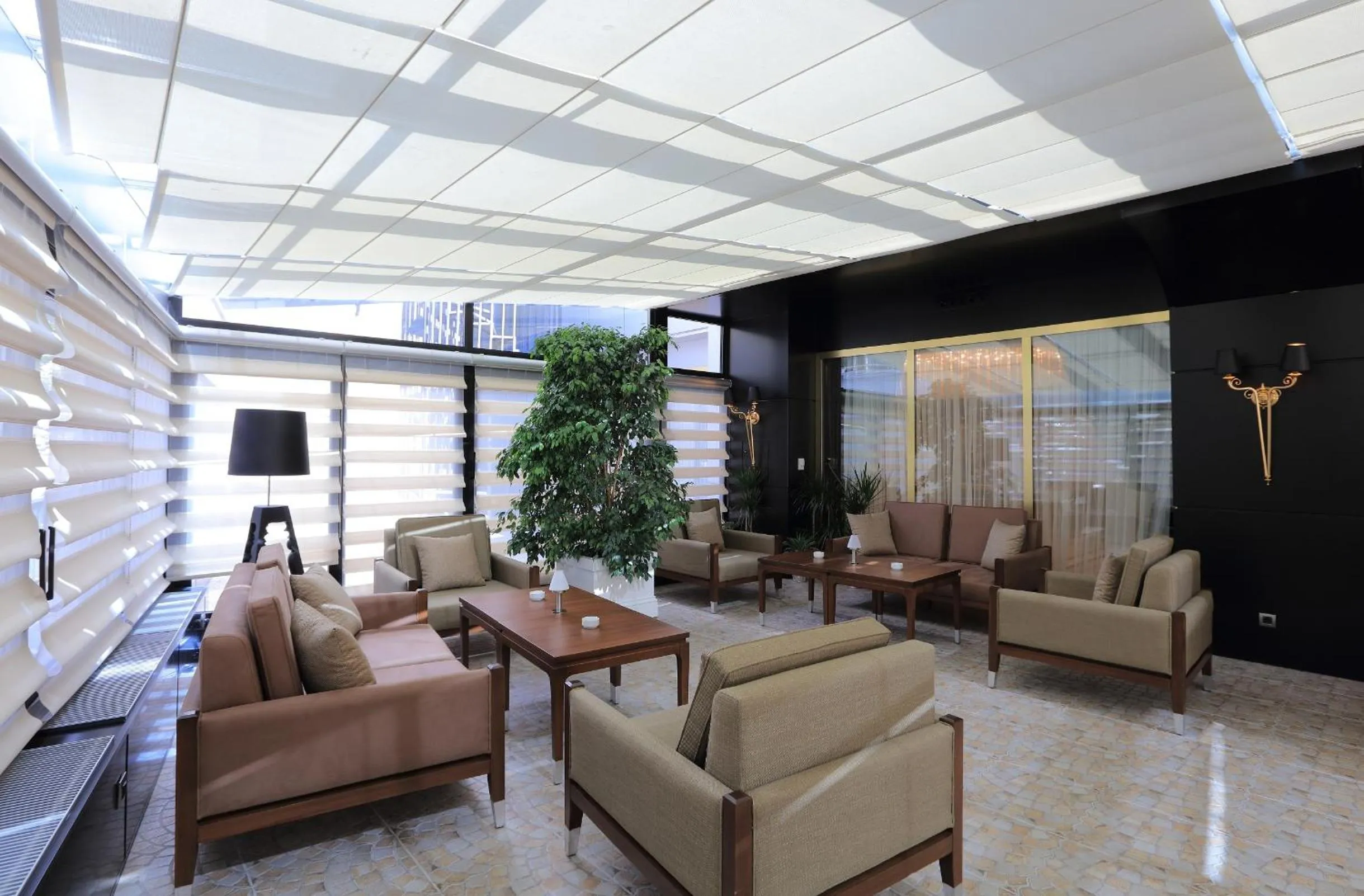 Restaurant/places to eat in Latanya Hotel Ankara