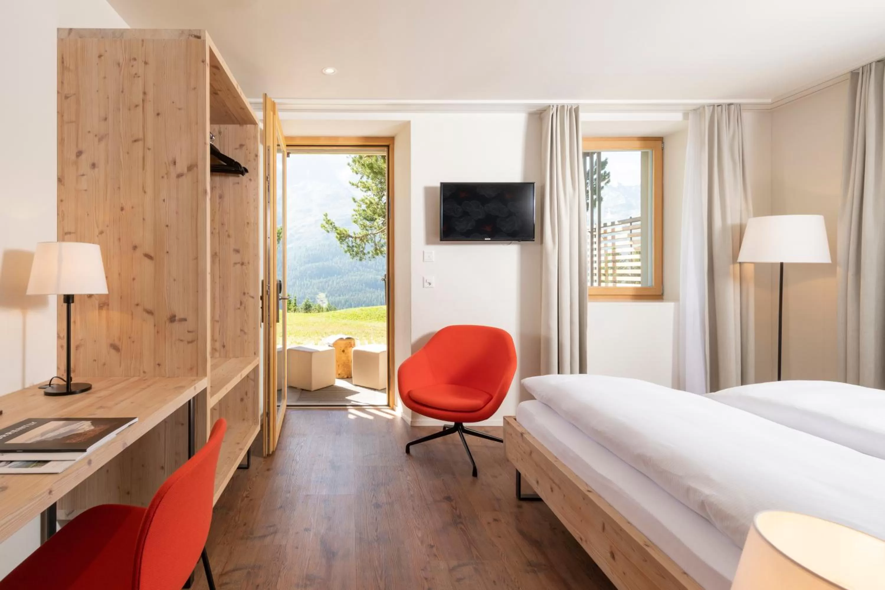 Photo of the whole room, Bed in Randolins Familienresort