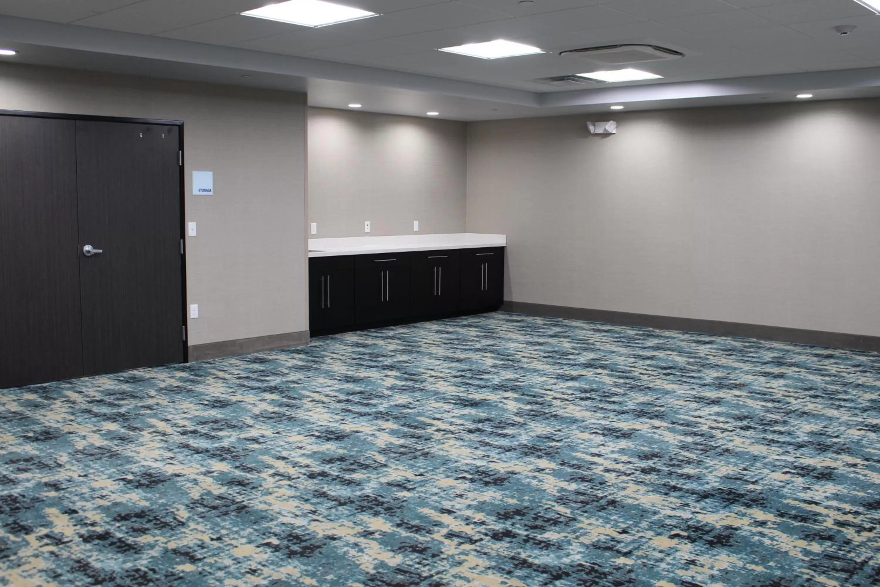 Meeting/conference room in Holiday Inn Express Shawnee by IHG