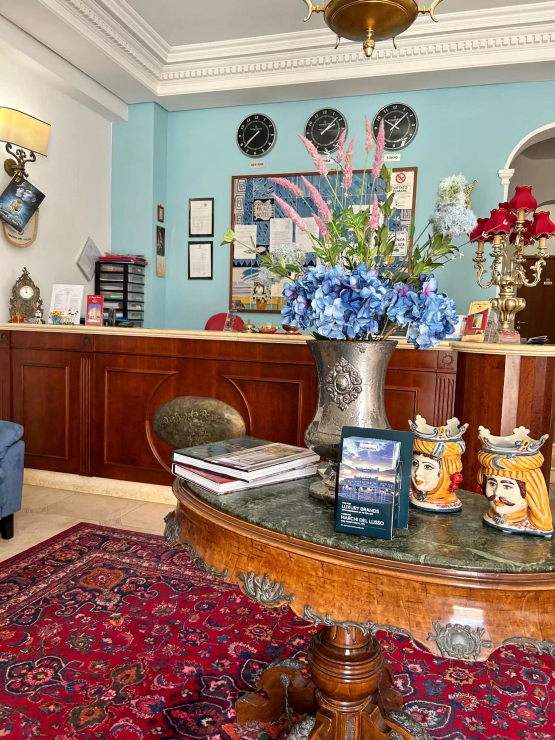Seating area in D'Angelo Palace Hotel