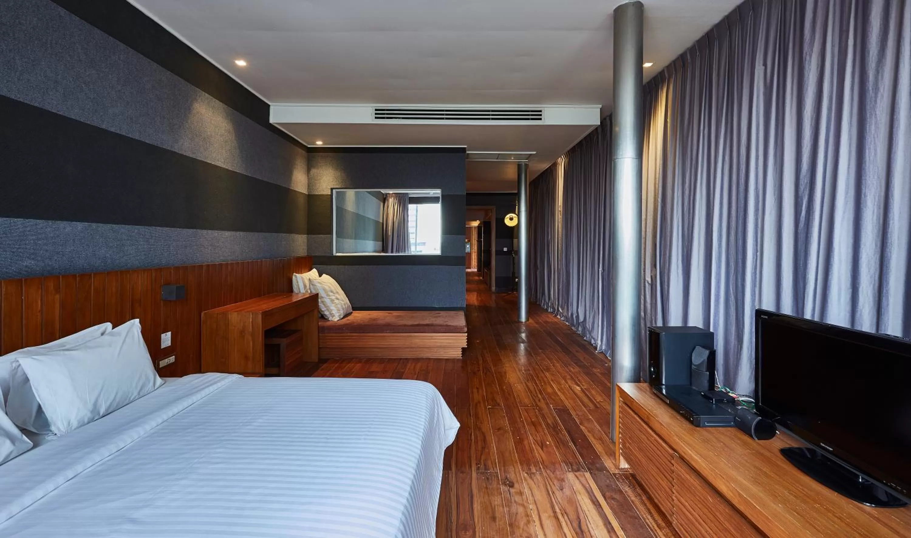 Bed in LUXX Langsuan Hotel - SHA Plus