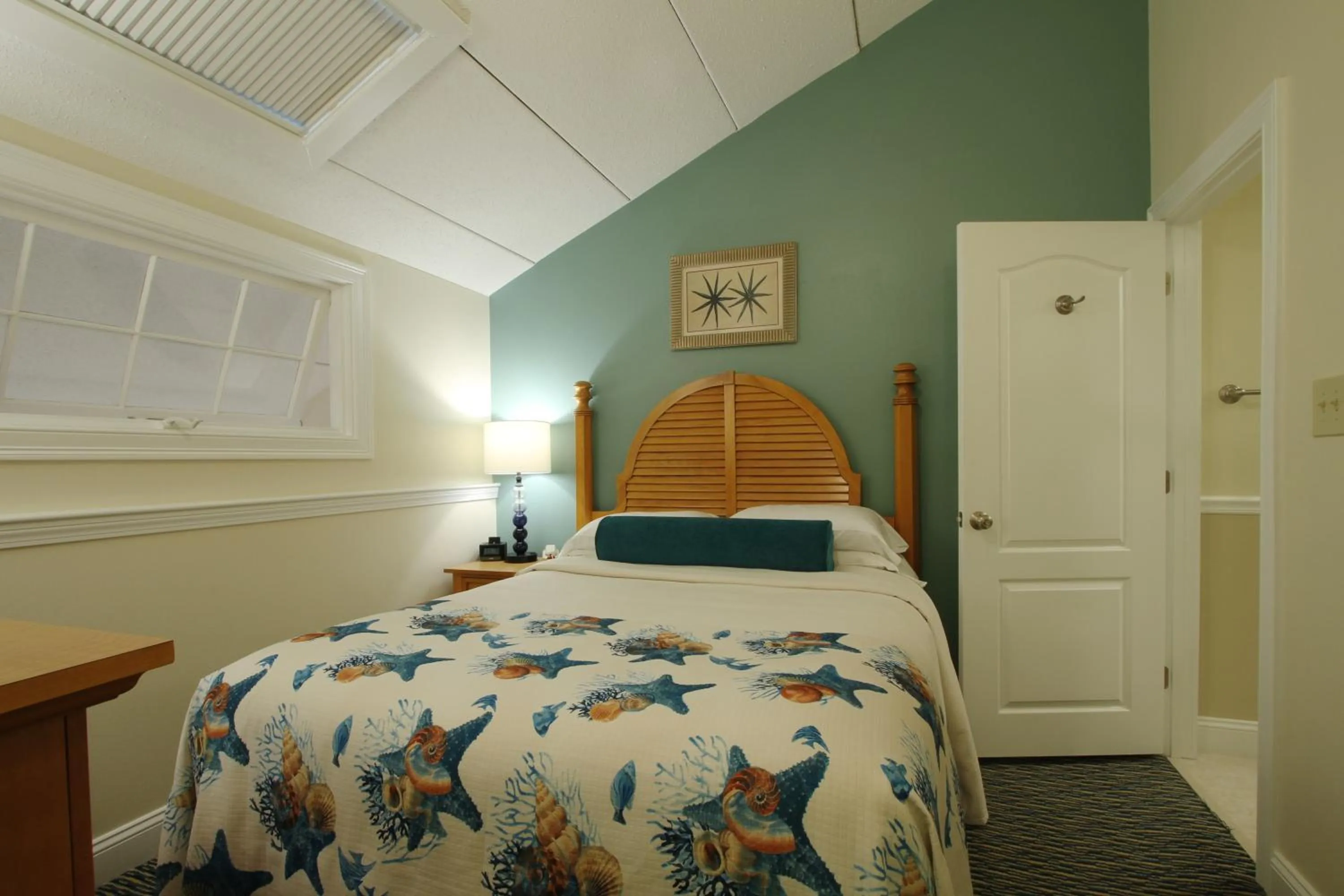 Bedroom, Bed in The Cove at Yarmouth by Westgate Resorts