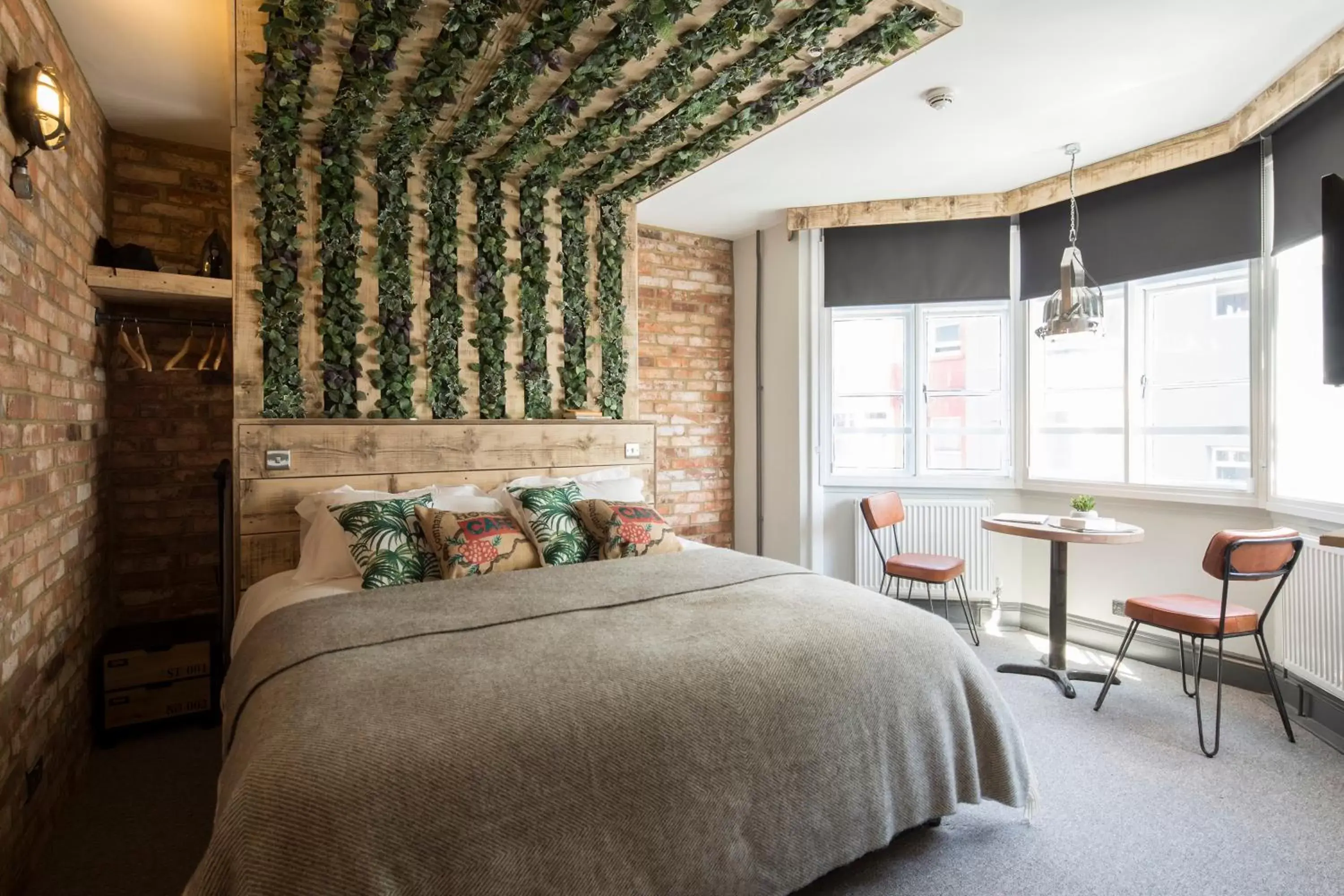 Deluxe Double or Twin Room in One Broad Street Deluxe Double or Twin Room in One Broad Street