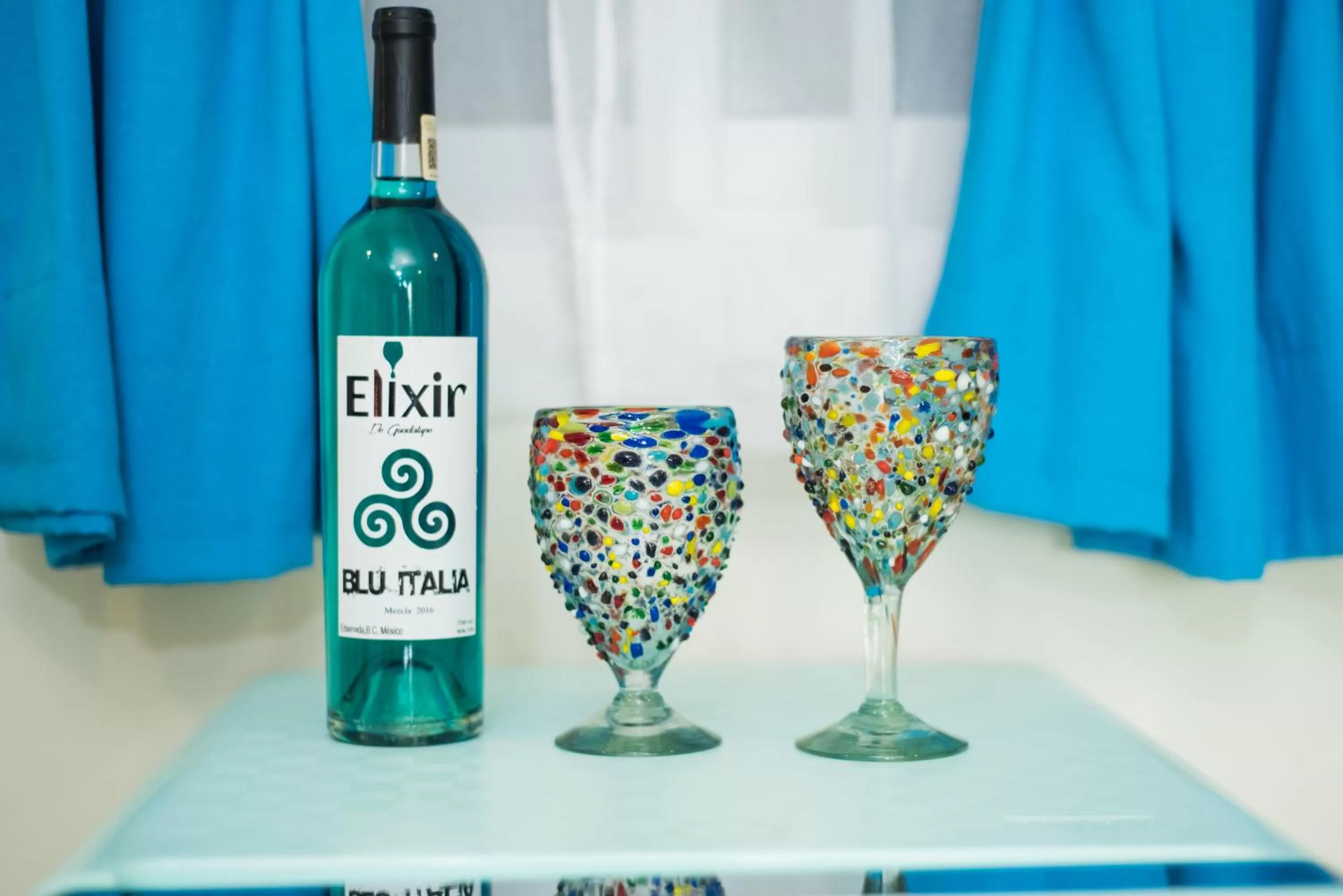 Drinks in Hidalgo Boutique Rooms