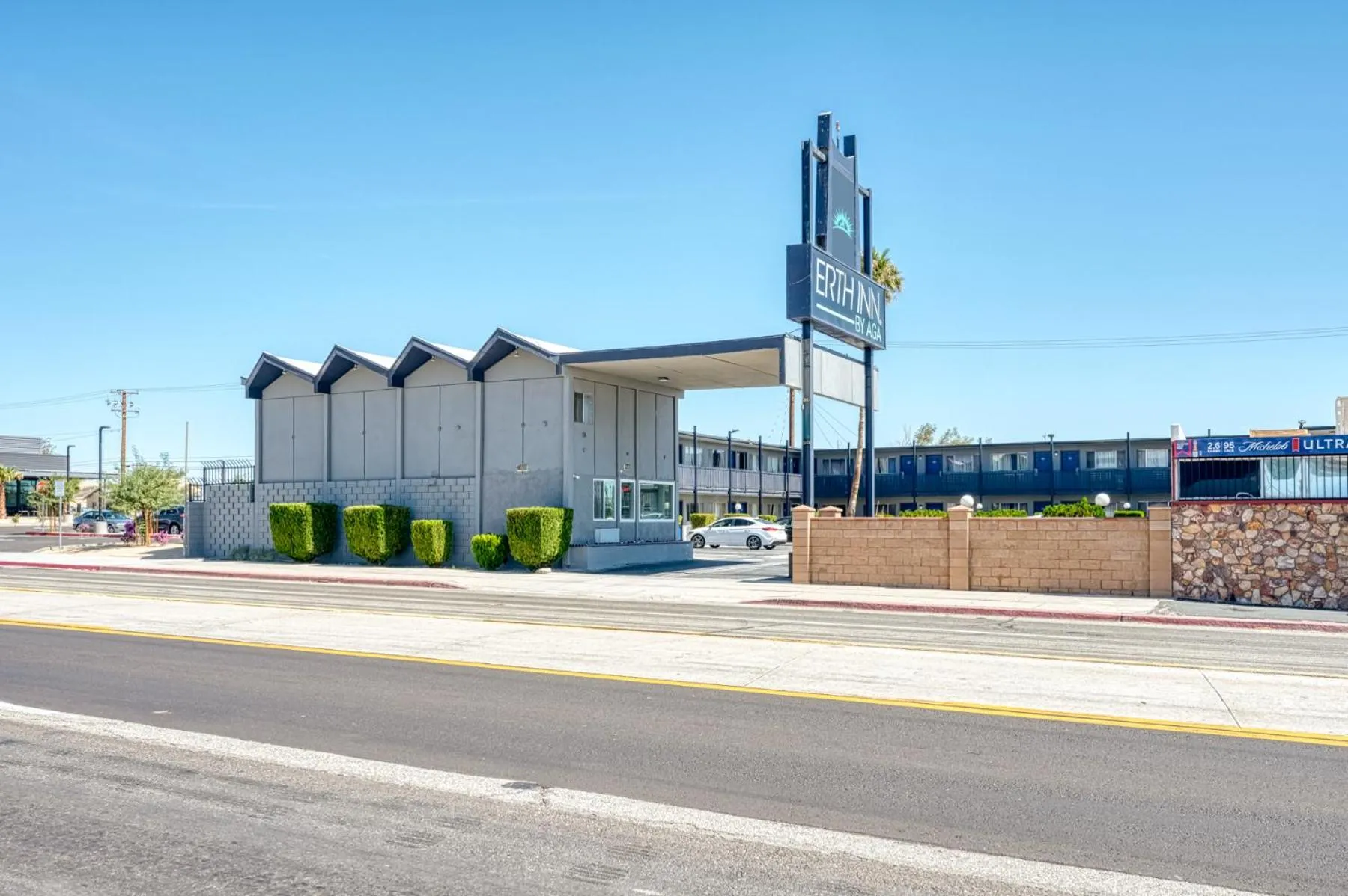 ERTH INN by AGA- Mojave