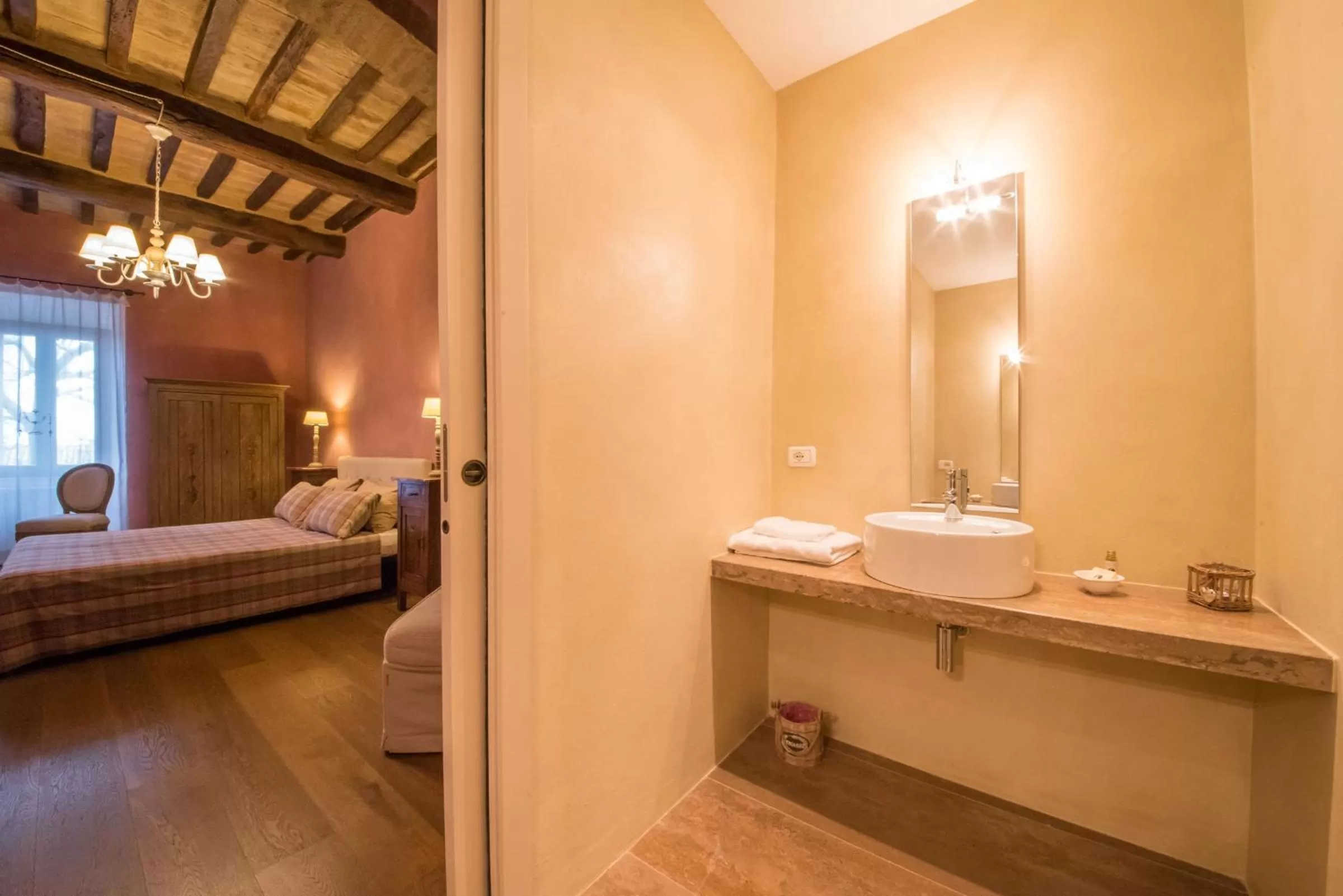 Photo of the whole room, Bed in B&B La Zuppa Inglese