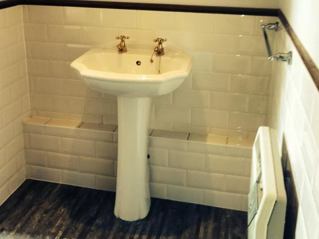 Standard Twin Room - single occupancy in The Charlton Inn