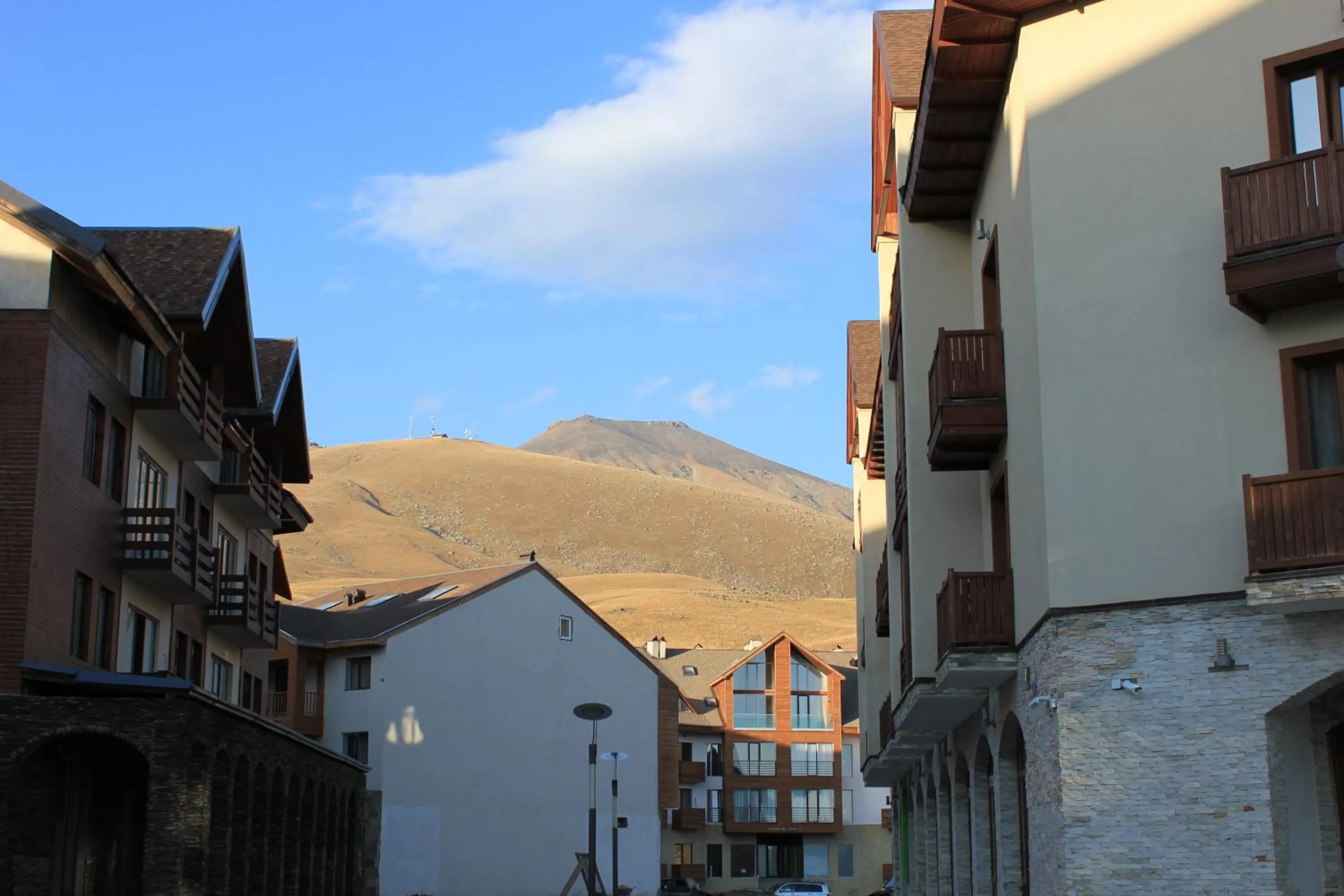 Day, Neighborhood in Apartments in New Gudauri