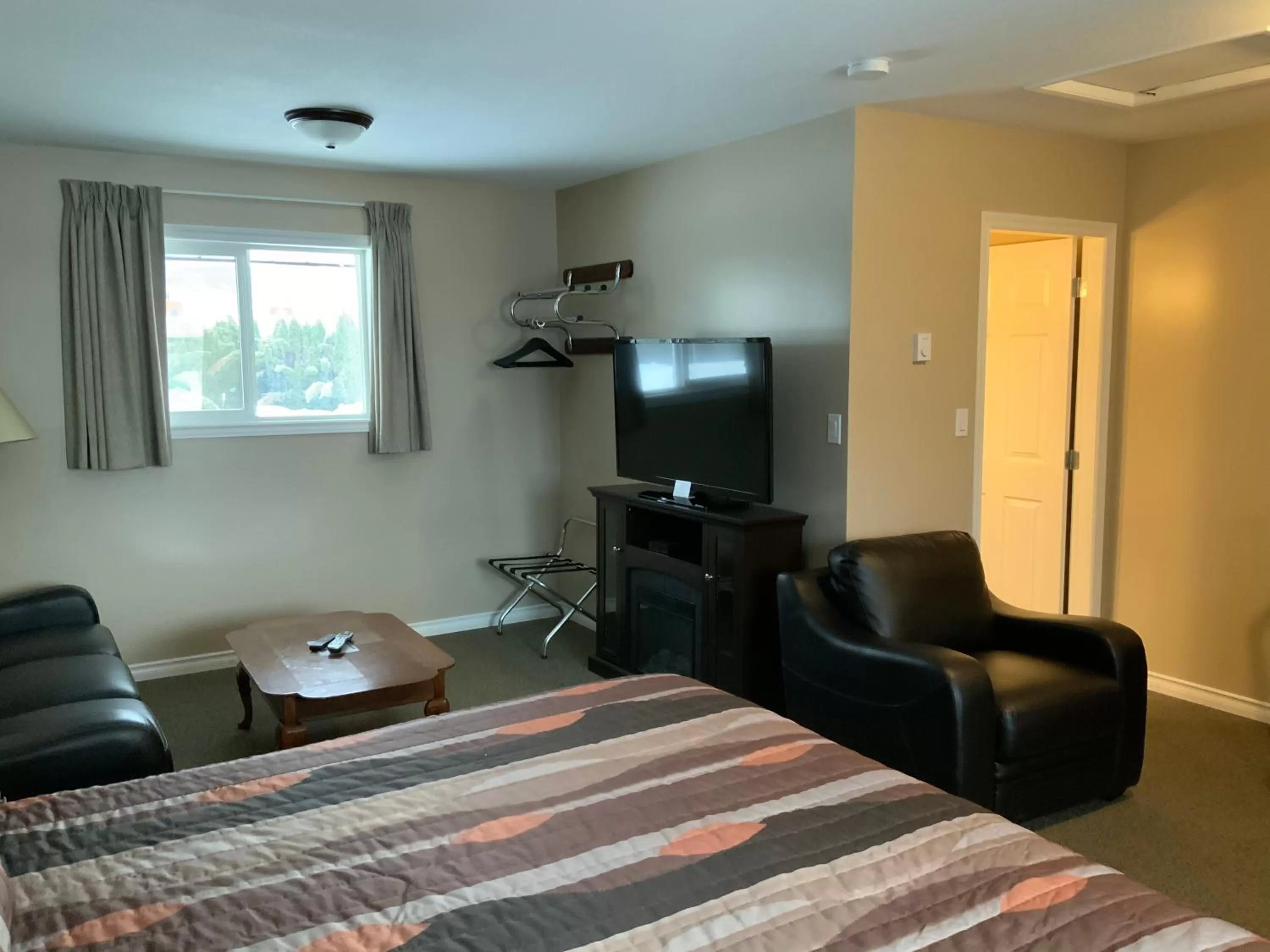 Bed in Monte Carlo Motel