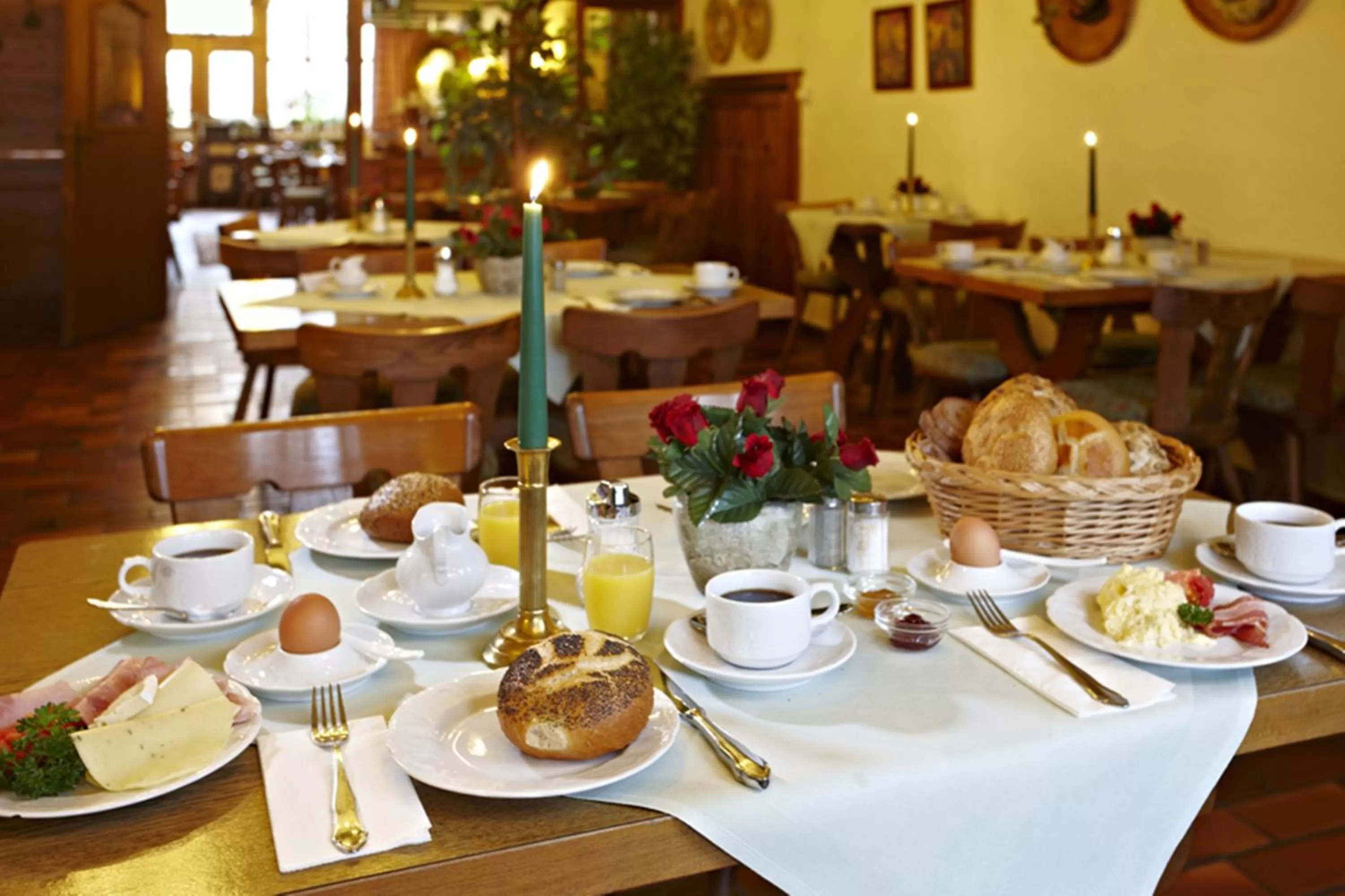 Restaurant/Places to Eat in Hotel Drei Mohren