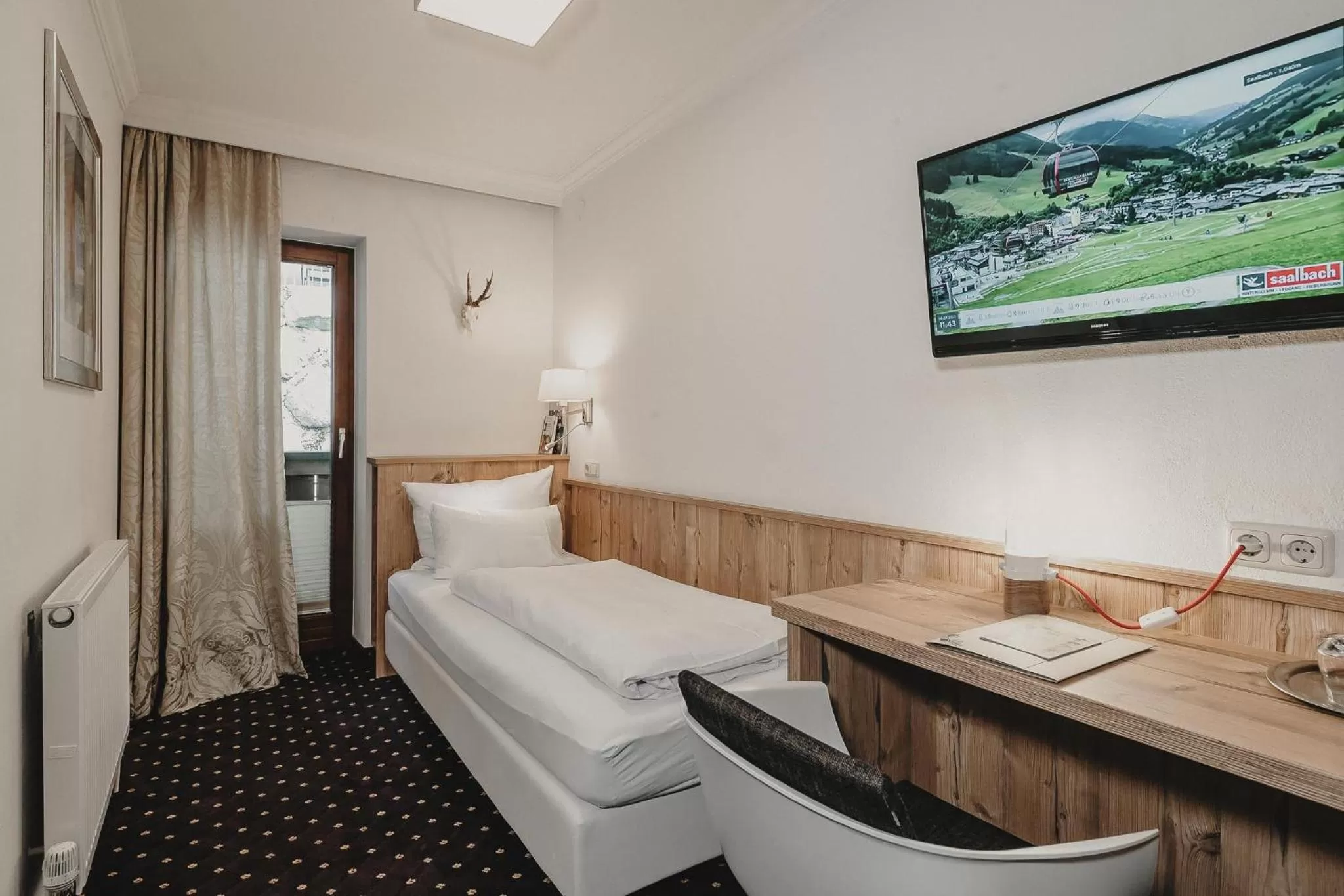 Photo of the whole room, Seating Area in Hotel & Appartements Tiroler Buam