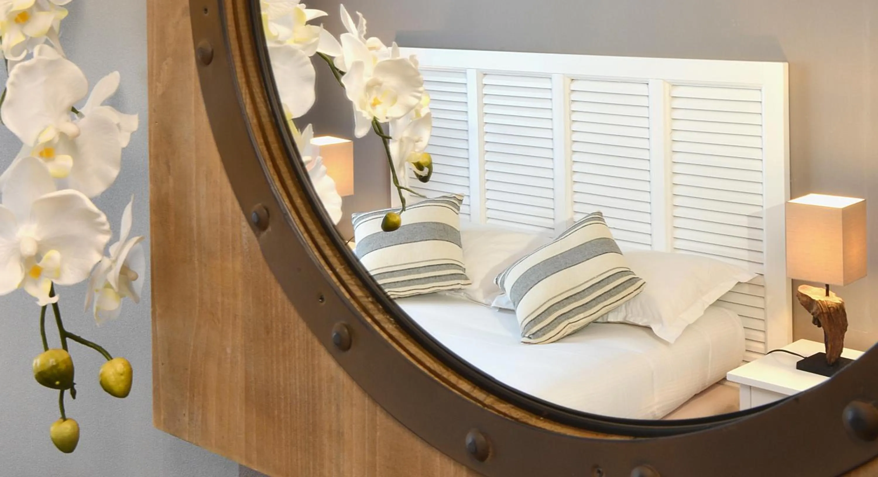 Decorative detail, Bed in Cit'Hotel Normandy Hotel Pornichet La Baule