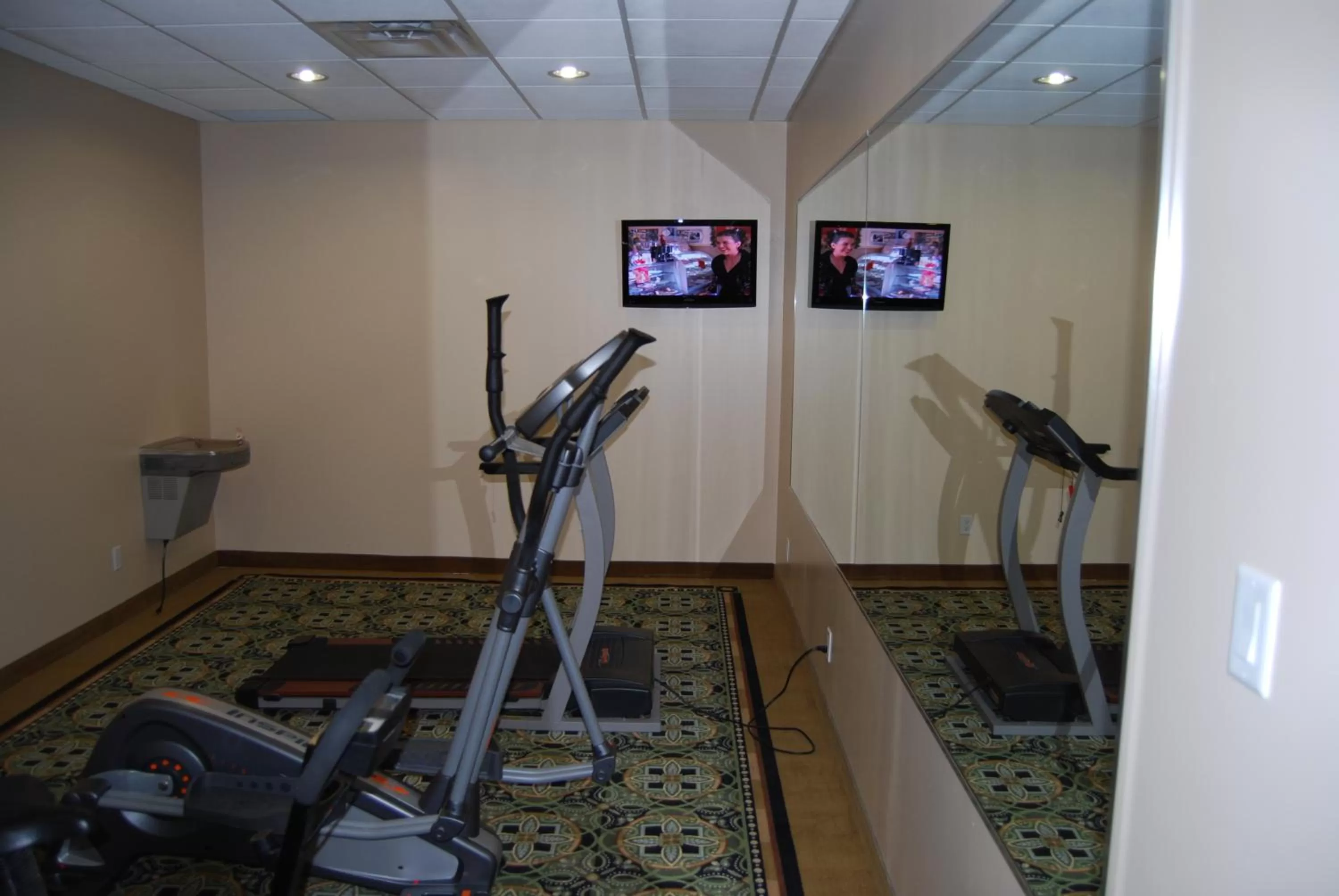 Fitness centre/facilities in Days Inn by Wyndham Brampton