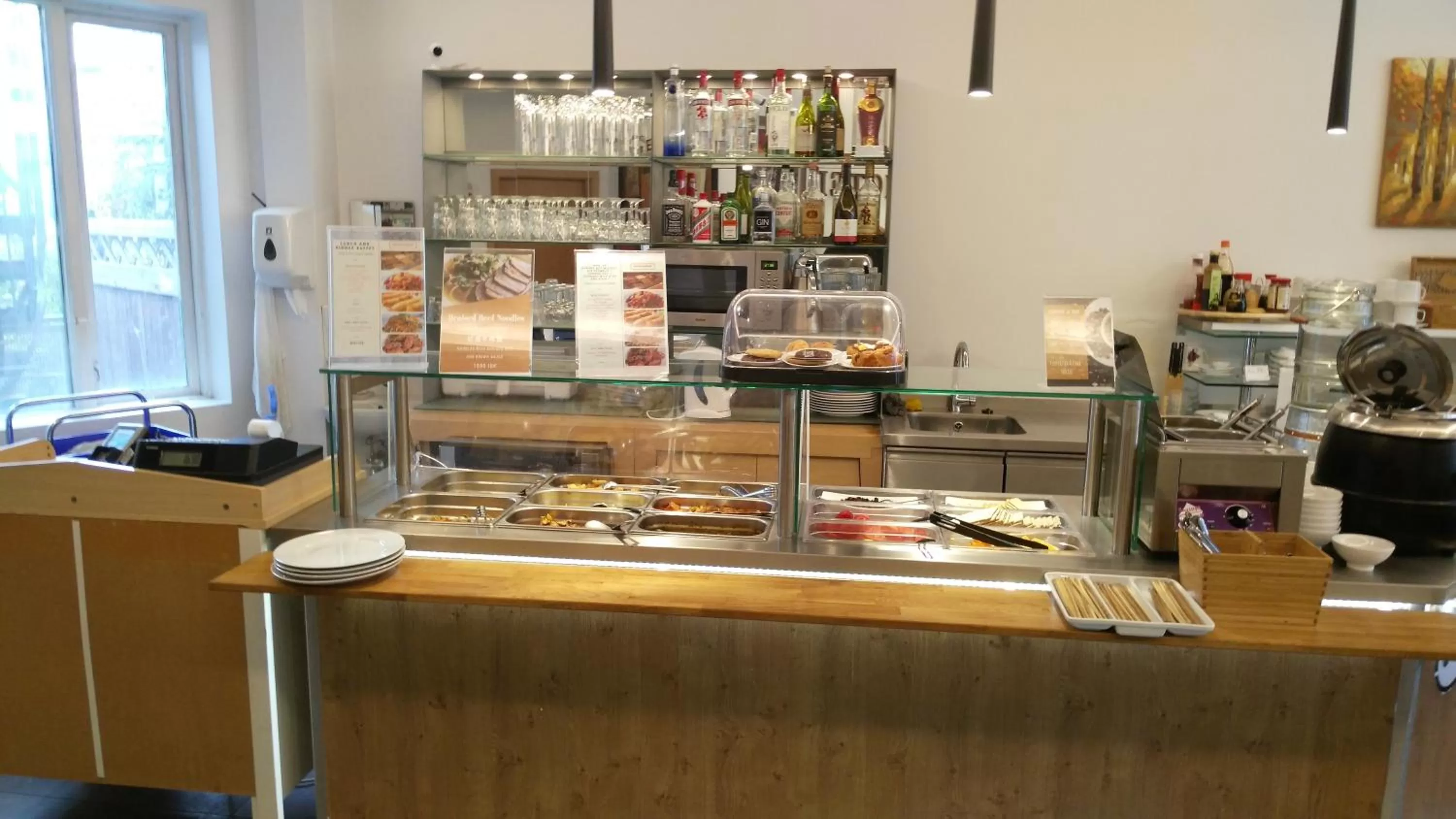 Restaurant/places to eat in 100 Iceland Hotel