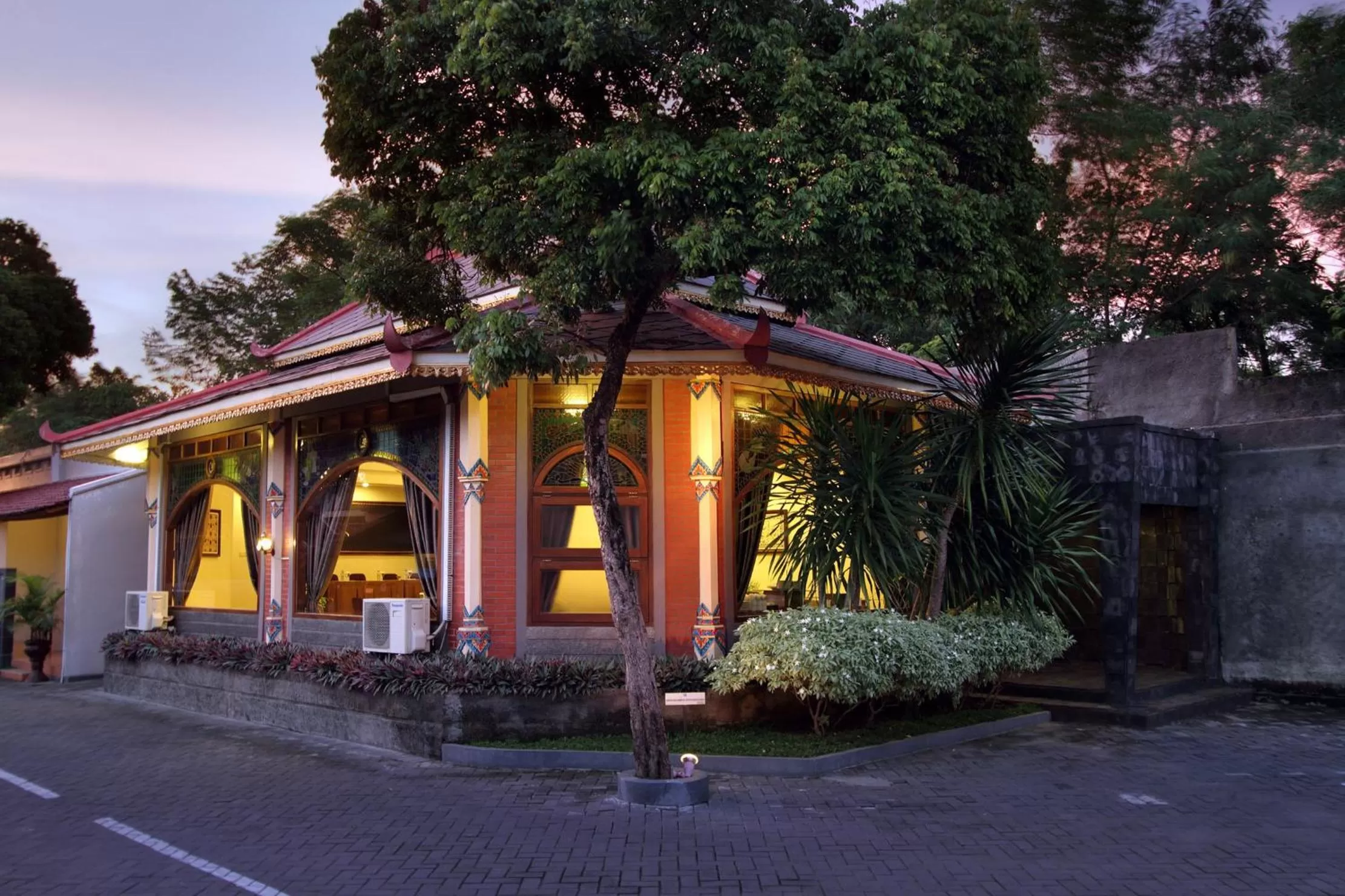 Facade/entrance in Cakra Kusuma Hotel
