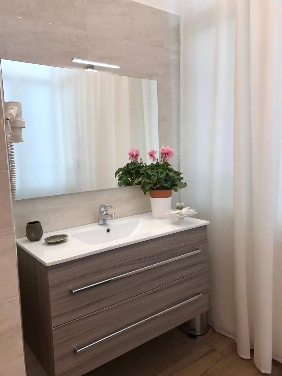 Bathroom in gia'Notte BB Salerno Centro by ElodeaGroup