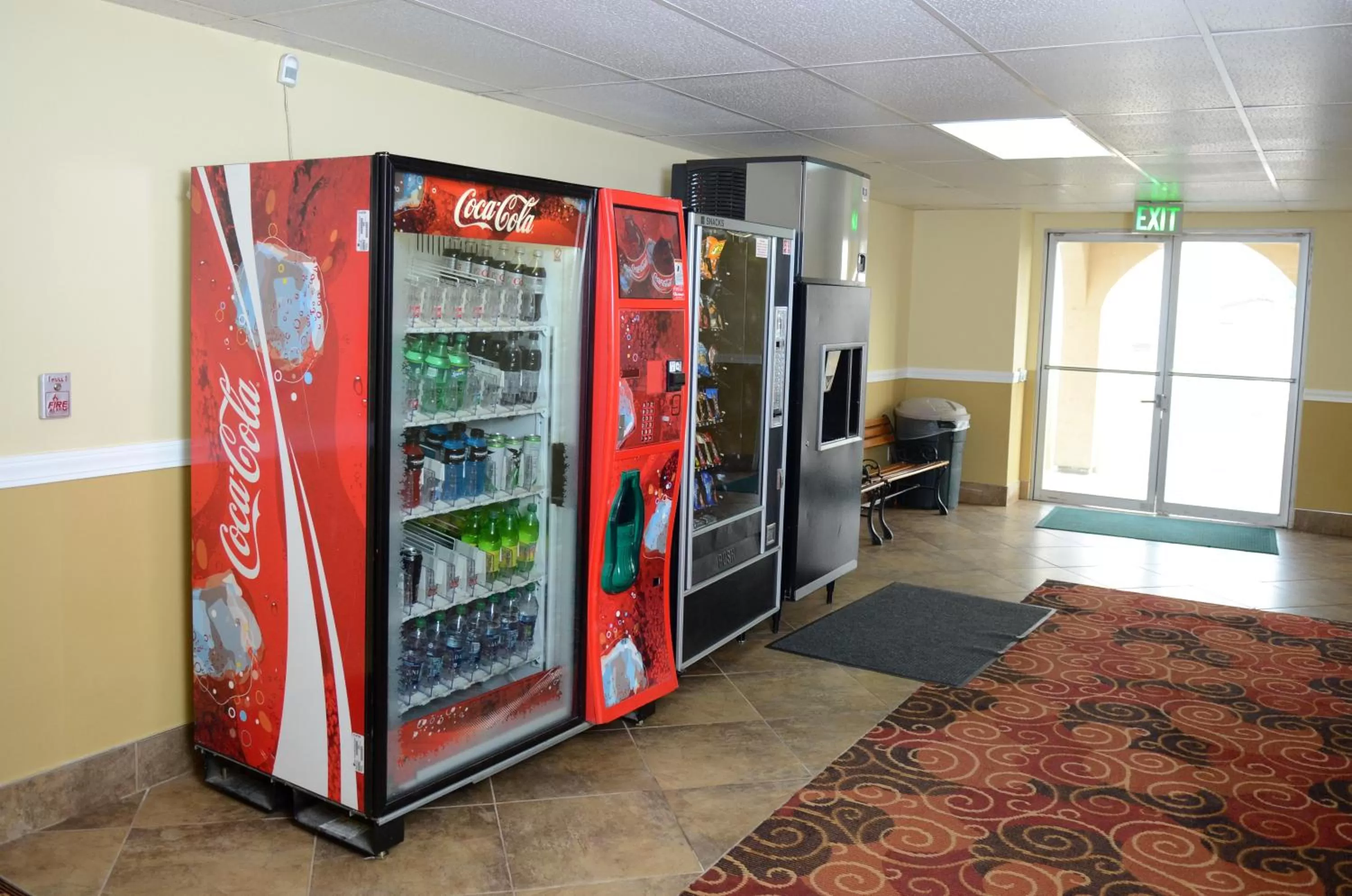 Food and drinks in Days Inn by Wyndham Yakima