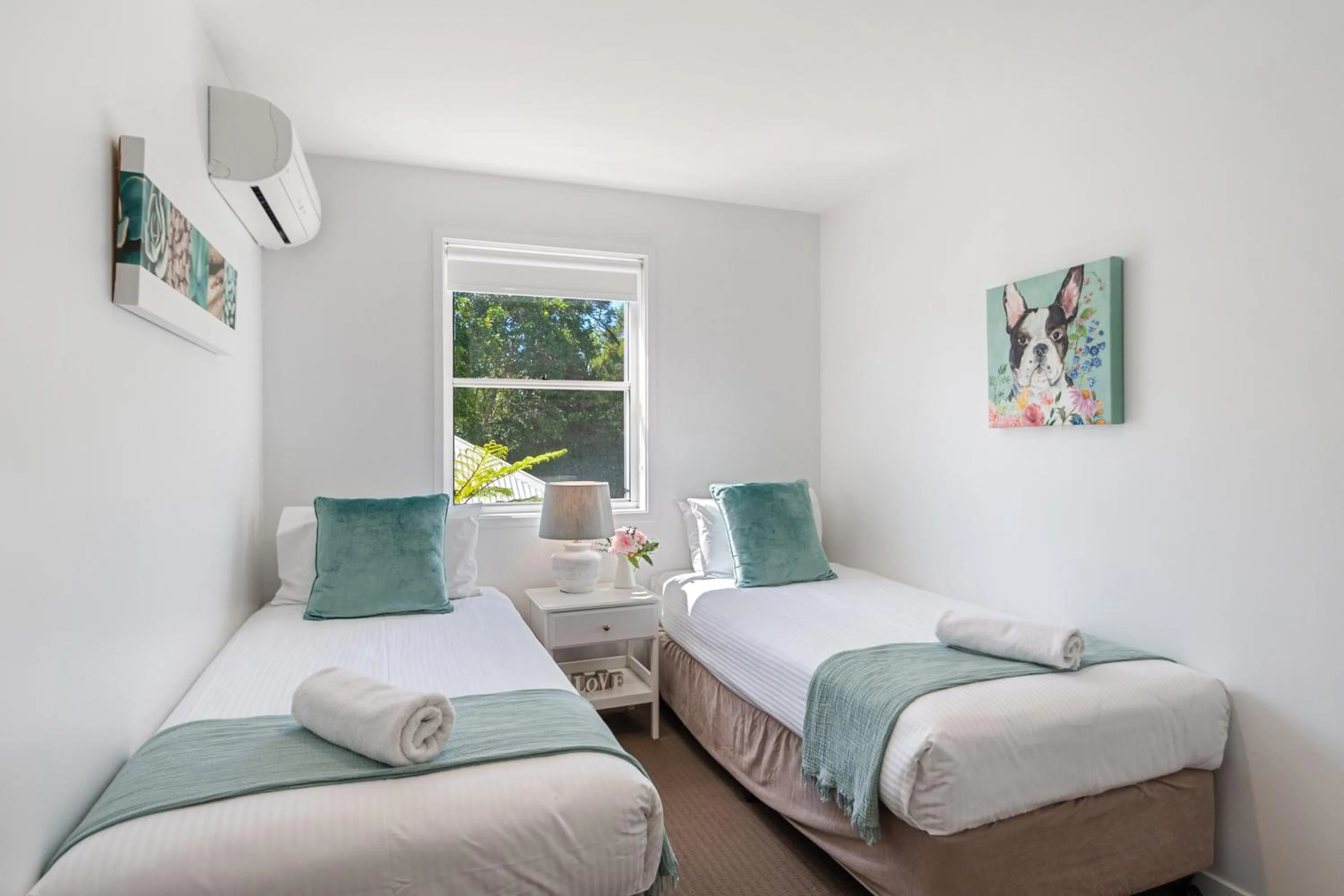 Bed in Noosa Entrance Waterfront Resort