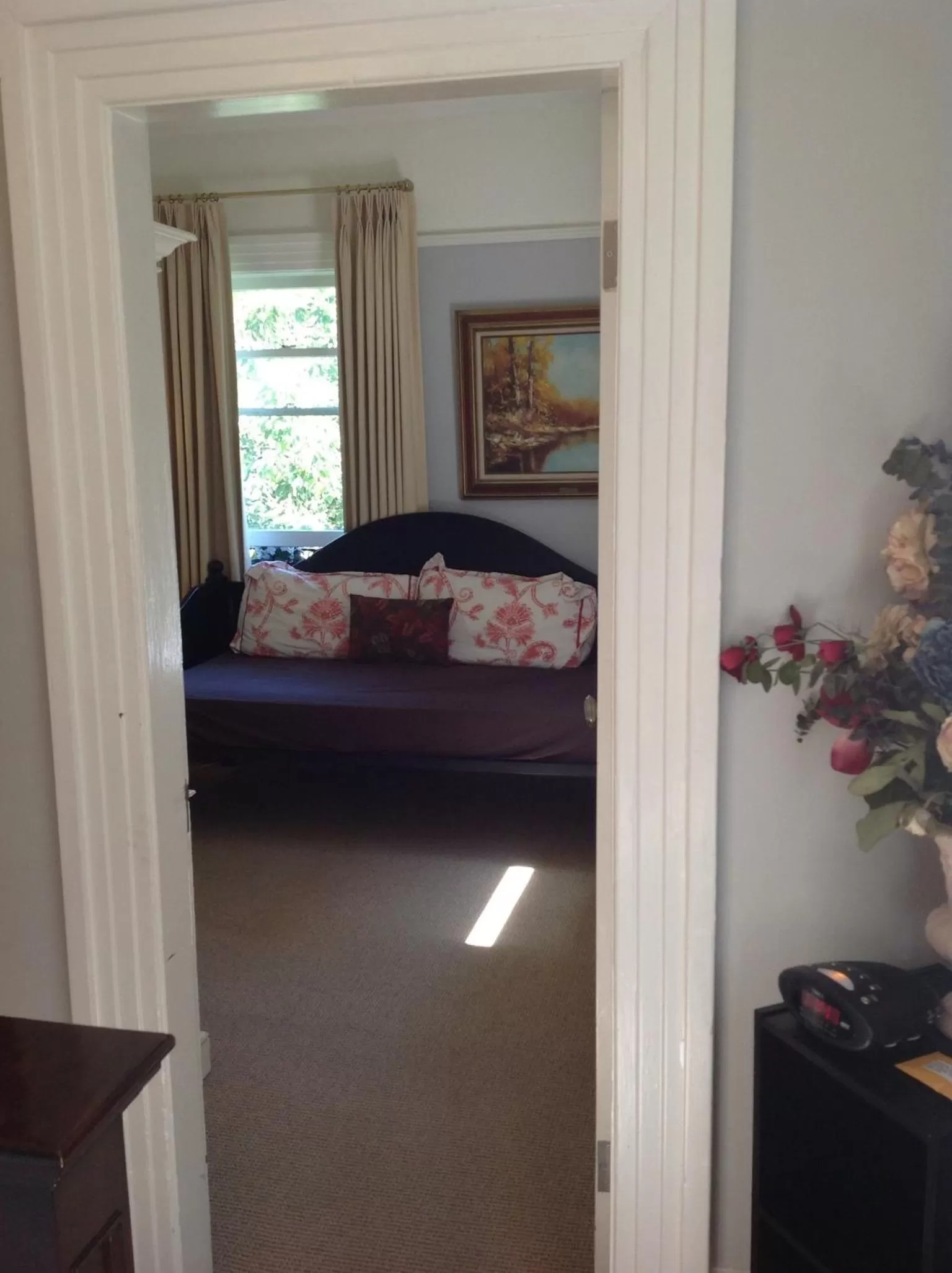 Living room, Bed in Barclay House Bed and Breakfast