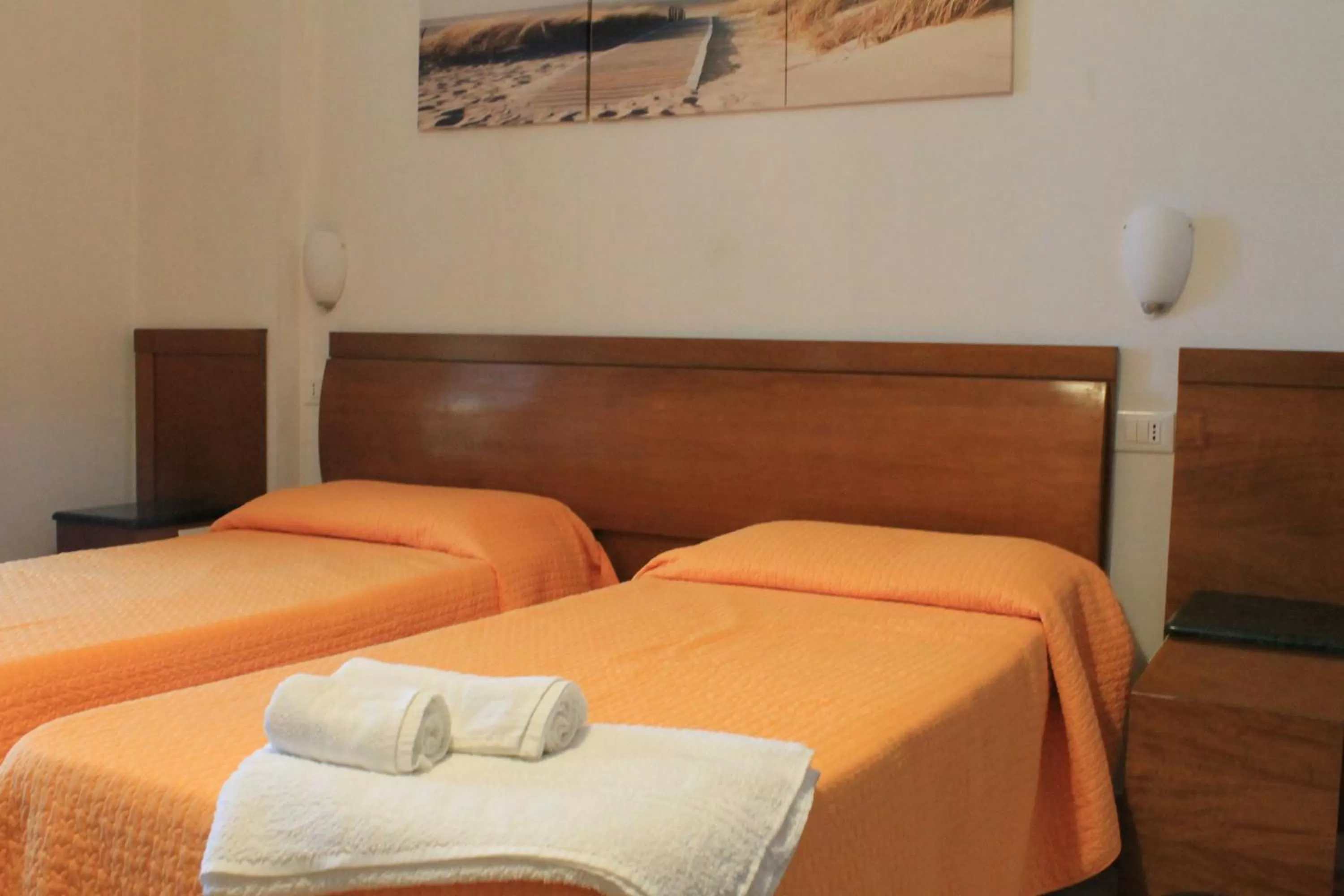 Bed in B&B Palazzo Manfredi Vieste, Fronte mare con Parcheggio