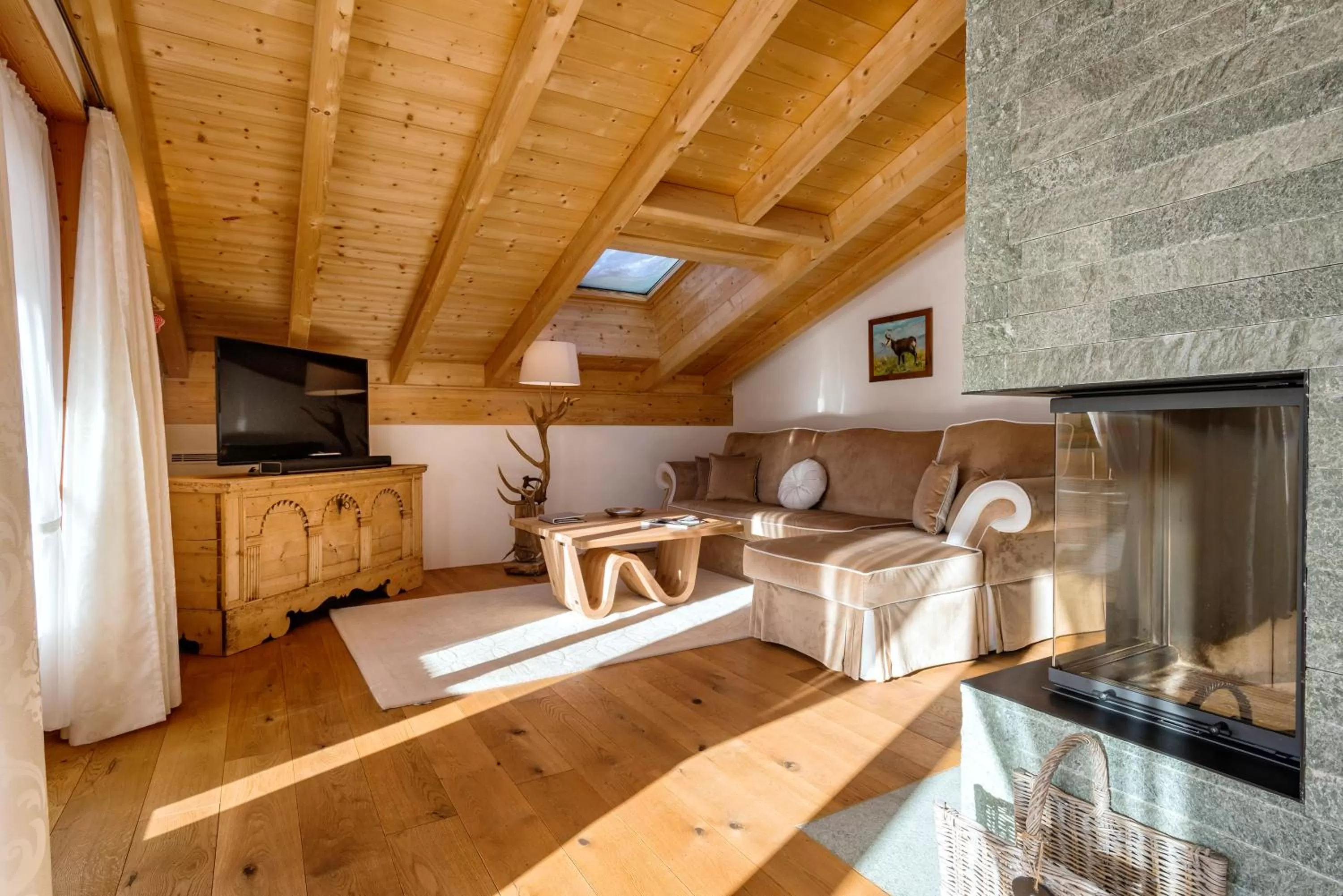 Living room in Hotel Sarain Active Mountain Resort