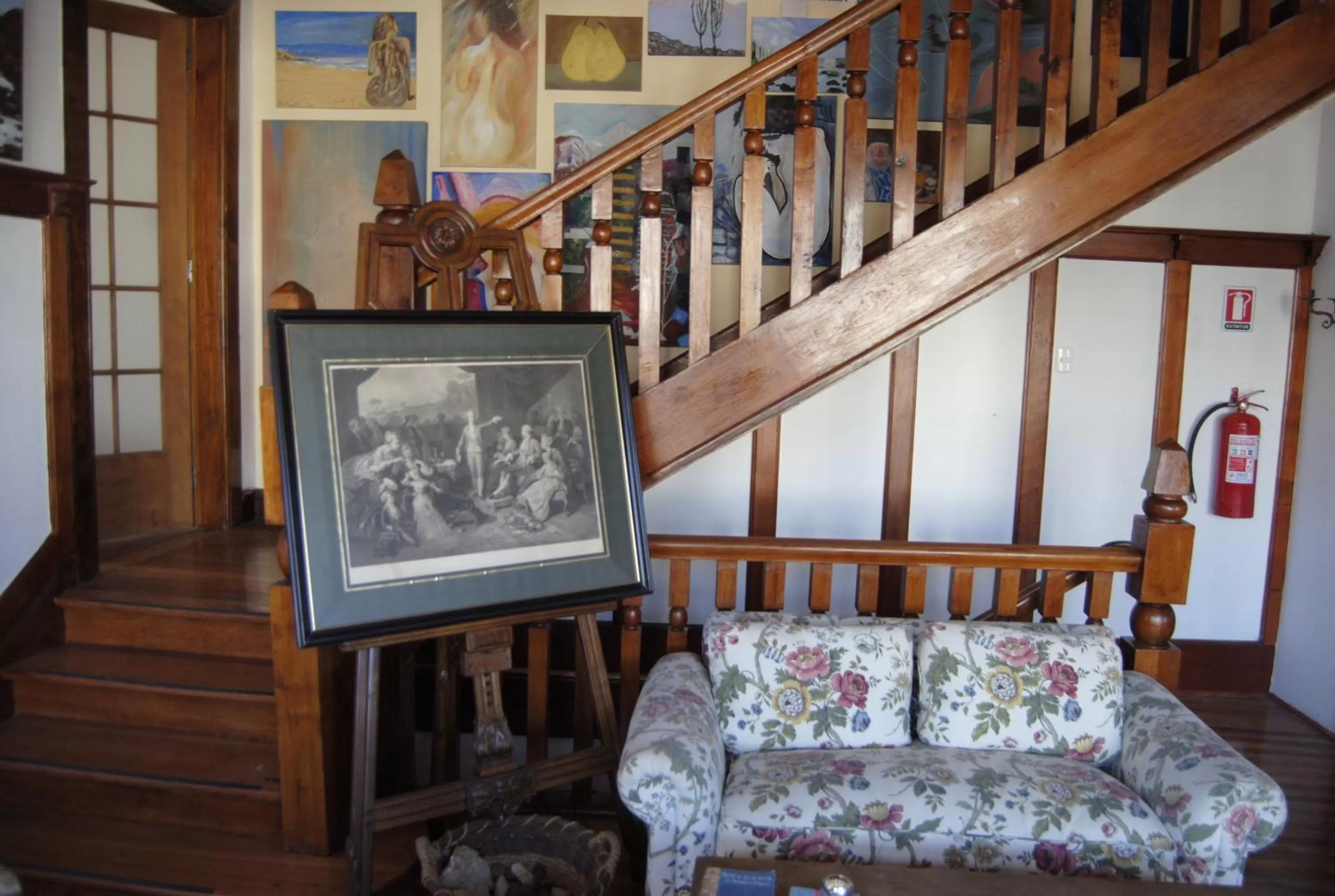 Communal lounge/ TV room, Seating Area in Chocolate Manor House Hotel Boutique