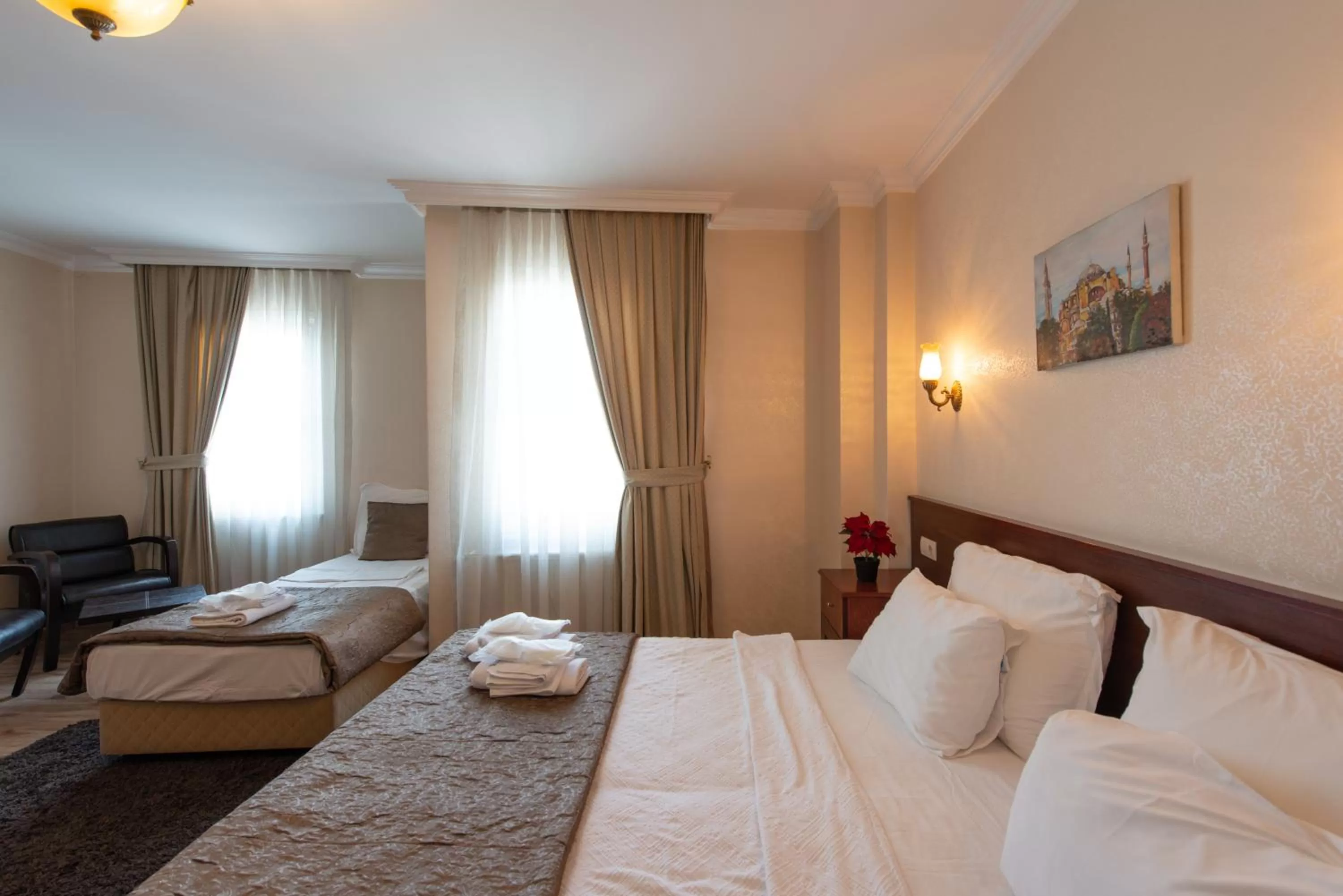 Photo of the whole room, Bed in Sultanahmet Cesme Hotel