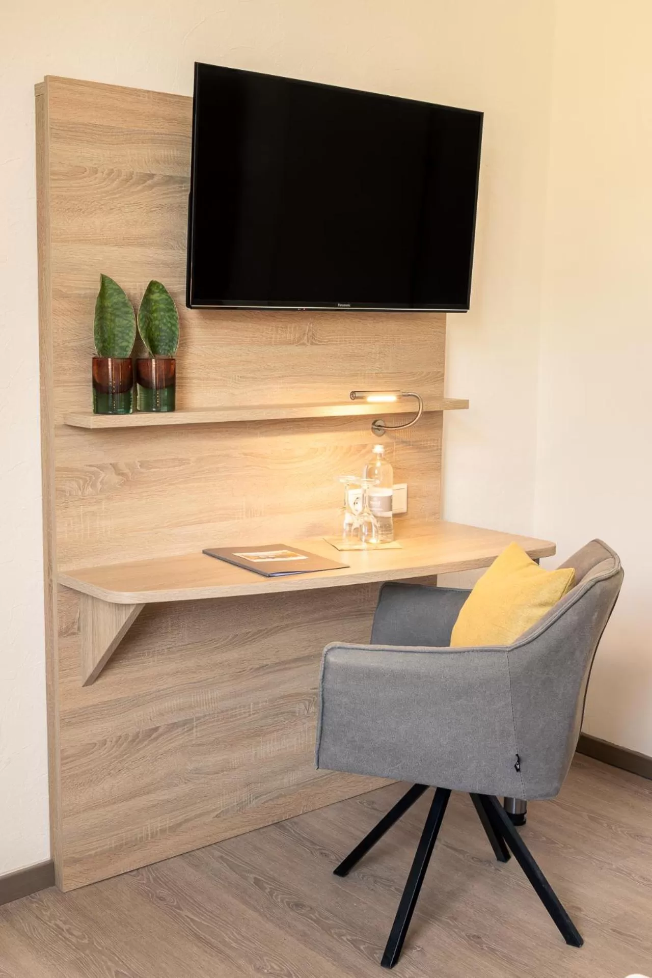 TV and multimedia in HeimatHerz Hotel Garni