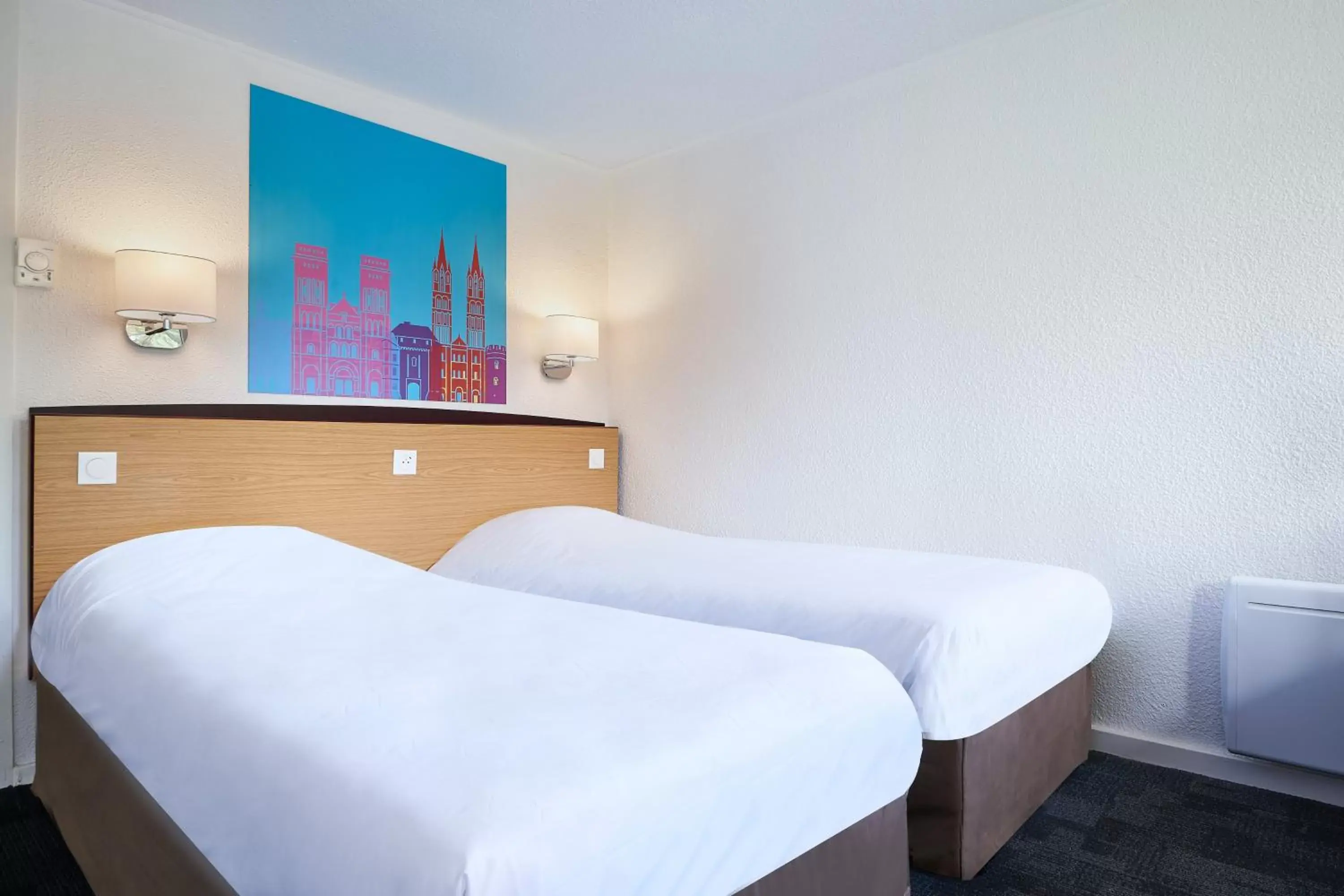 Twin Room in Kyriad Direct Evreux Twin Room in Kyriad Direct Evreux