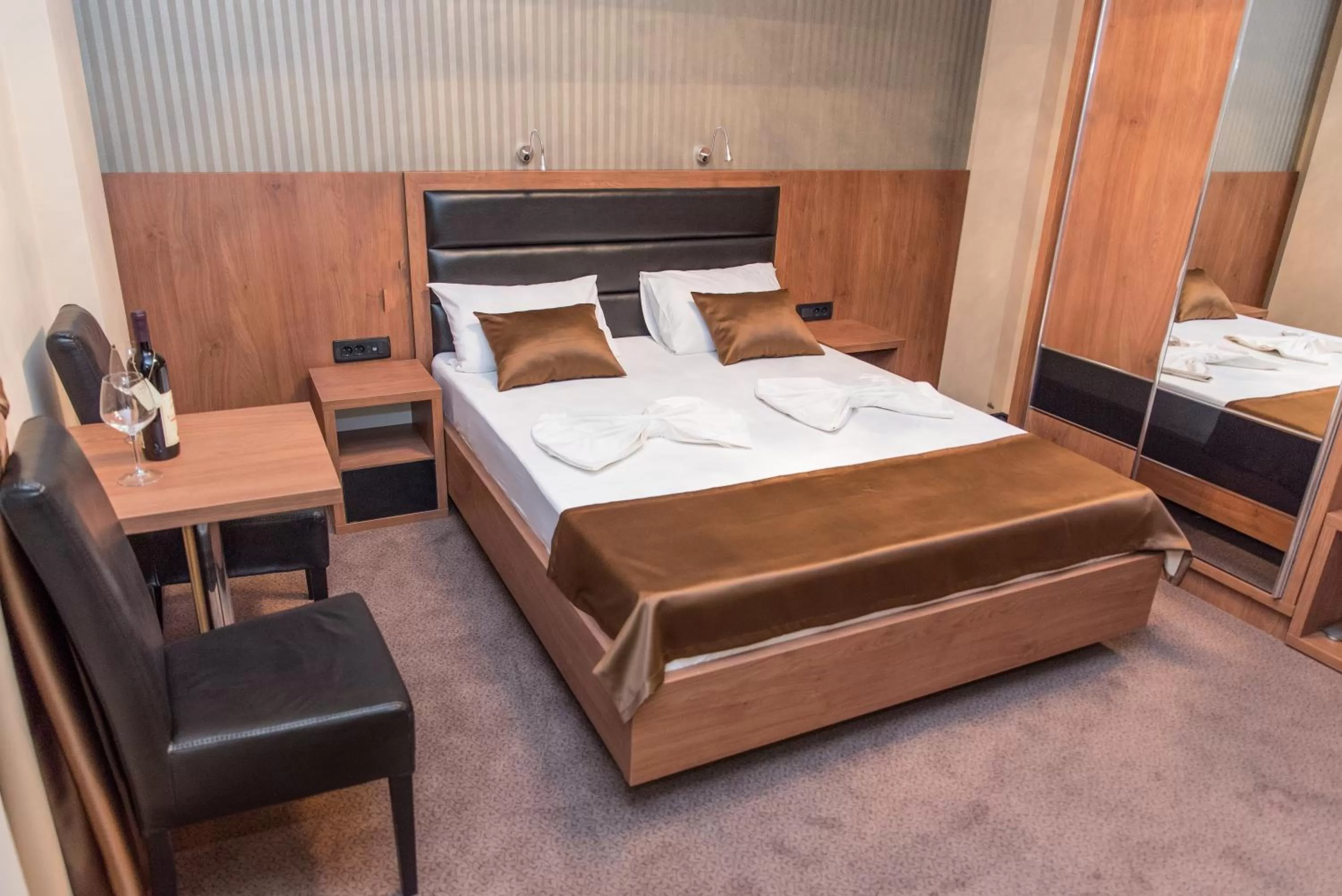 bunk bed, Bed in Hotel Crnogorska Kuća