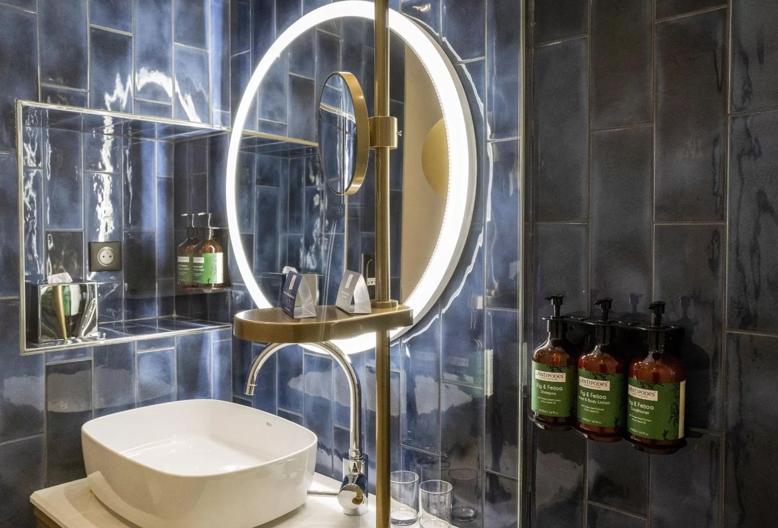 Photo of the whole room in Crowne Plaza - Nice - Grand Arenas by IHG