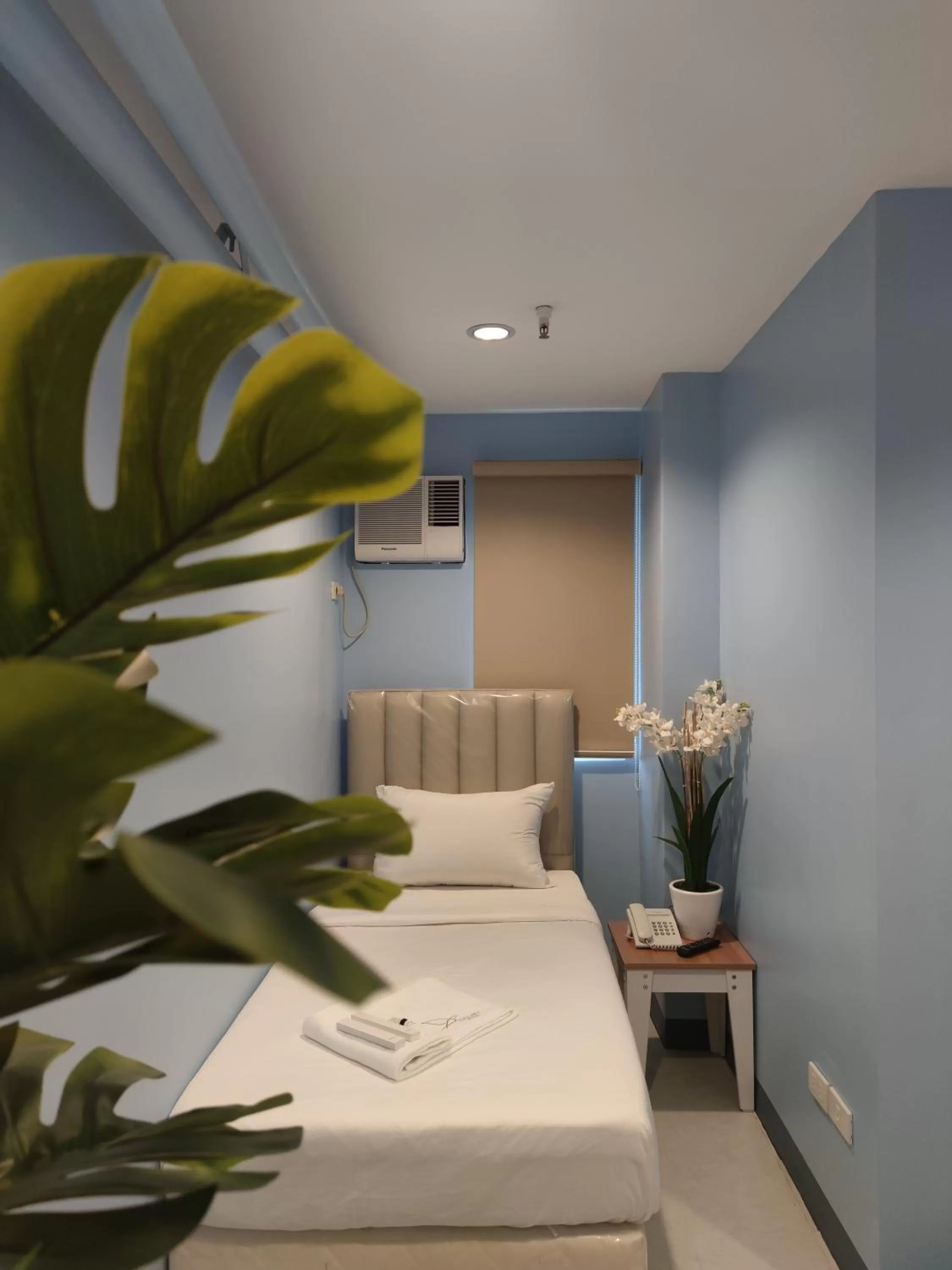 Bedroom in Glory Hotel Cubao