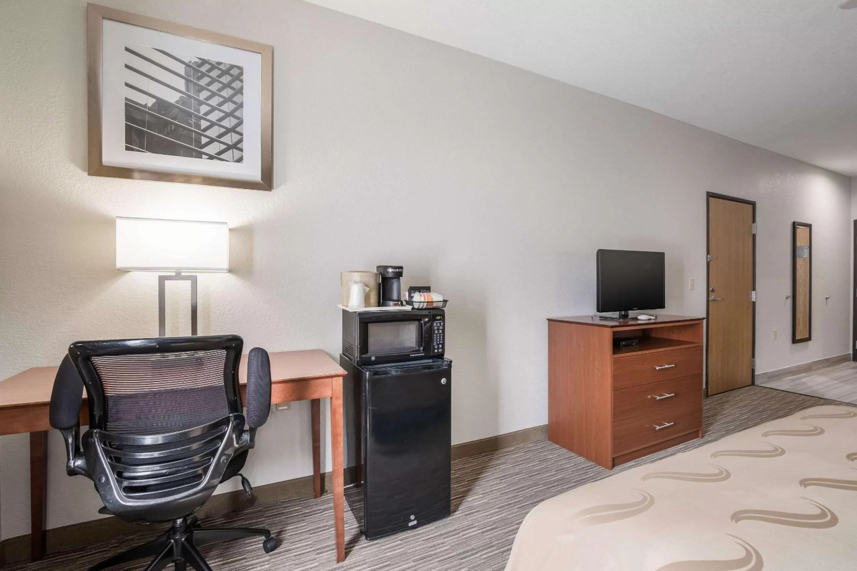 Photo of the whole room, Bed in Quality Inn & Suites Lodi I-90