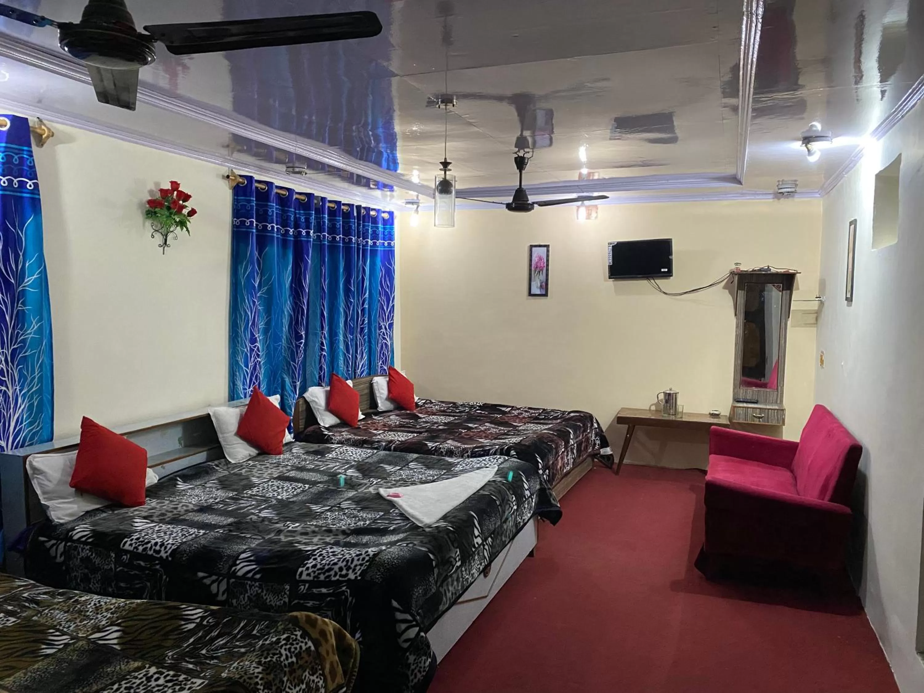 Bed in Hotel Young Mamta