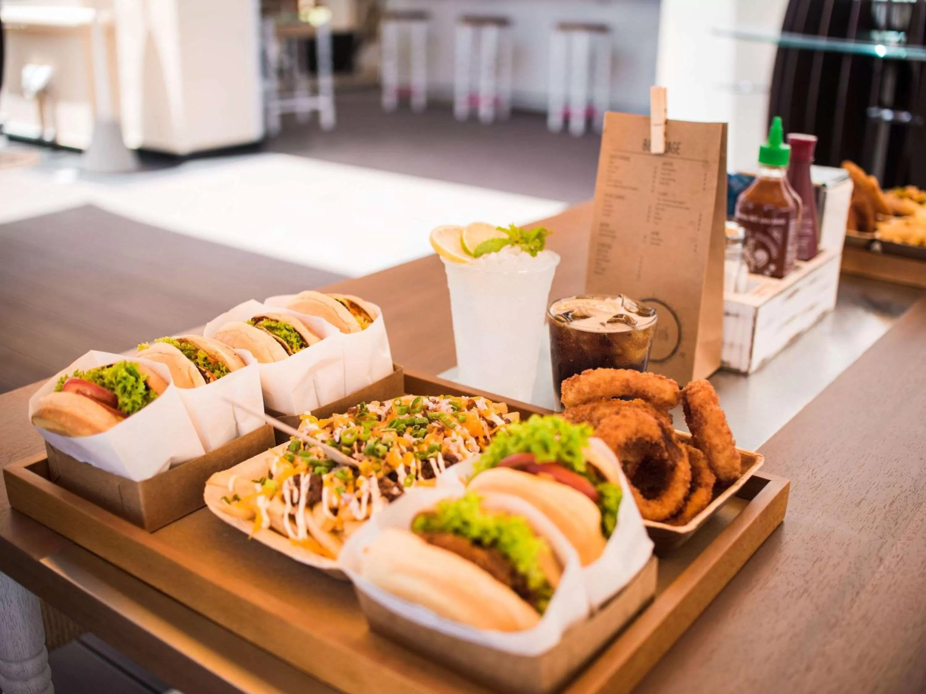 Restaurant/places to eat in Fairmont The Palm