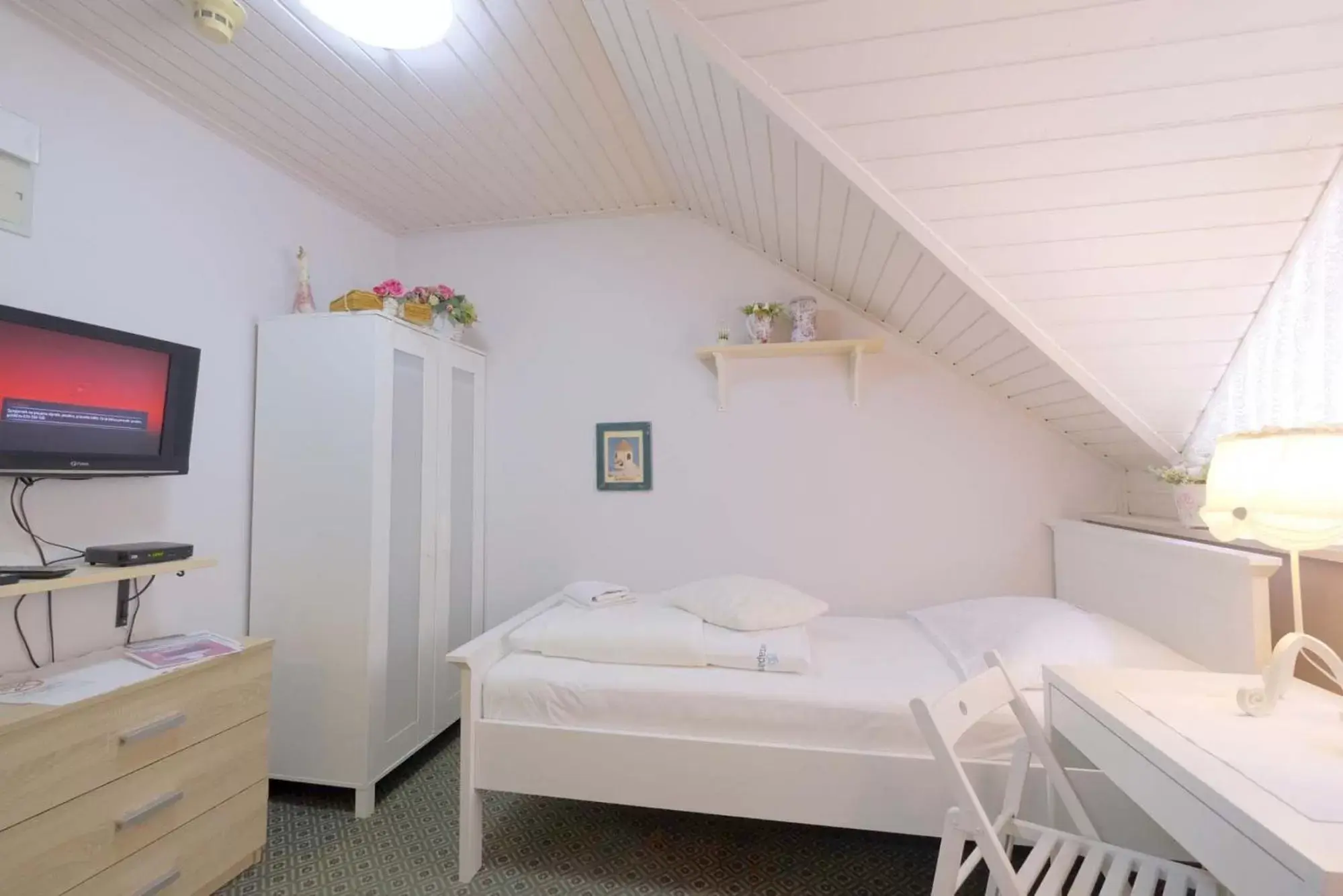 Twin Room Deluxe - single occupancy in Penzion Park Twin Room Deluxe - single occupancy in Penzion Park