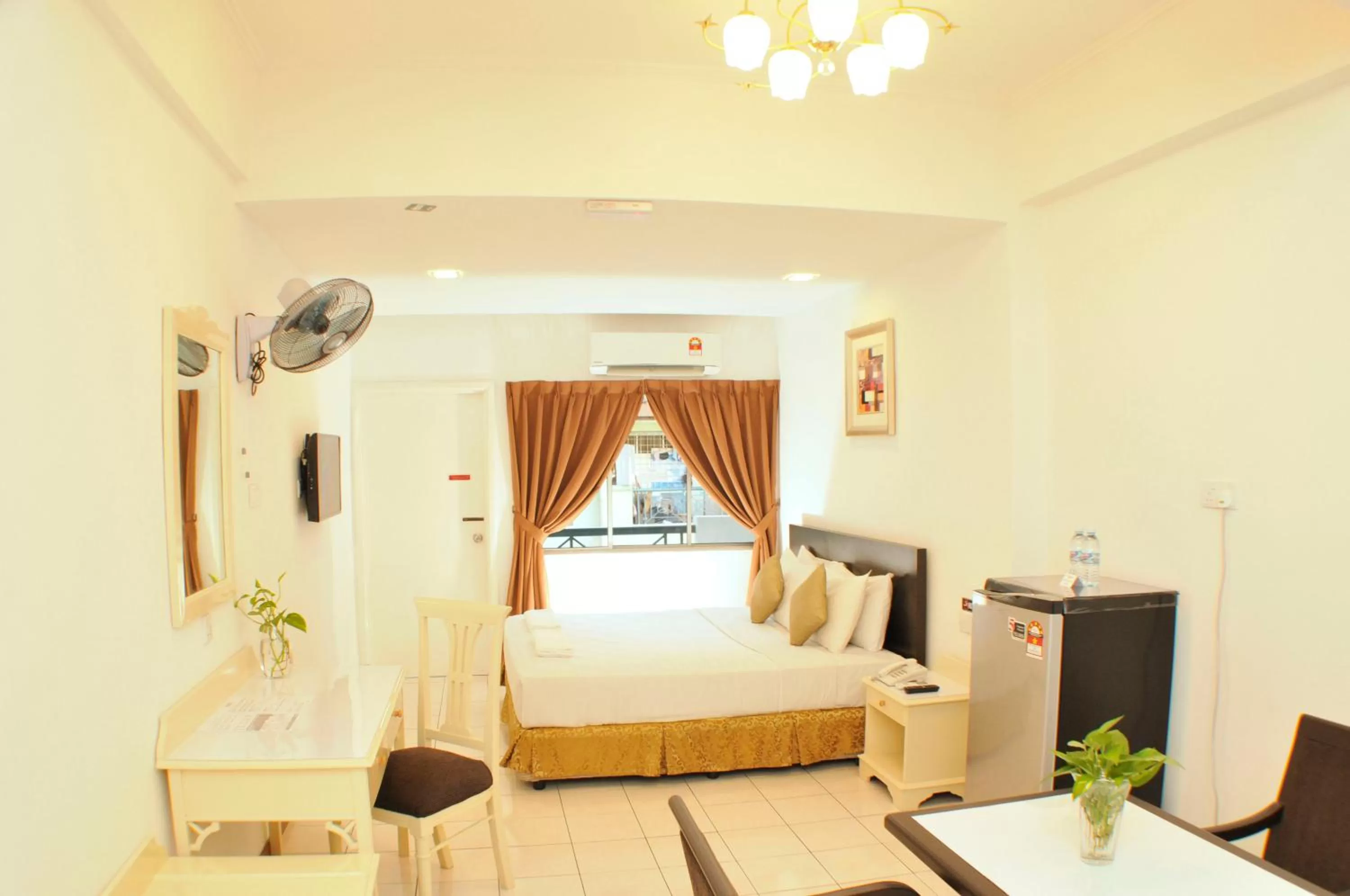 Bedroom, Bed in Promenade Service Apartment