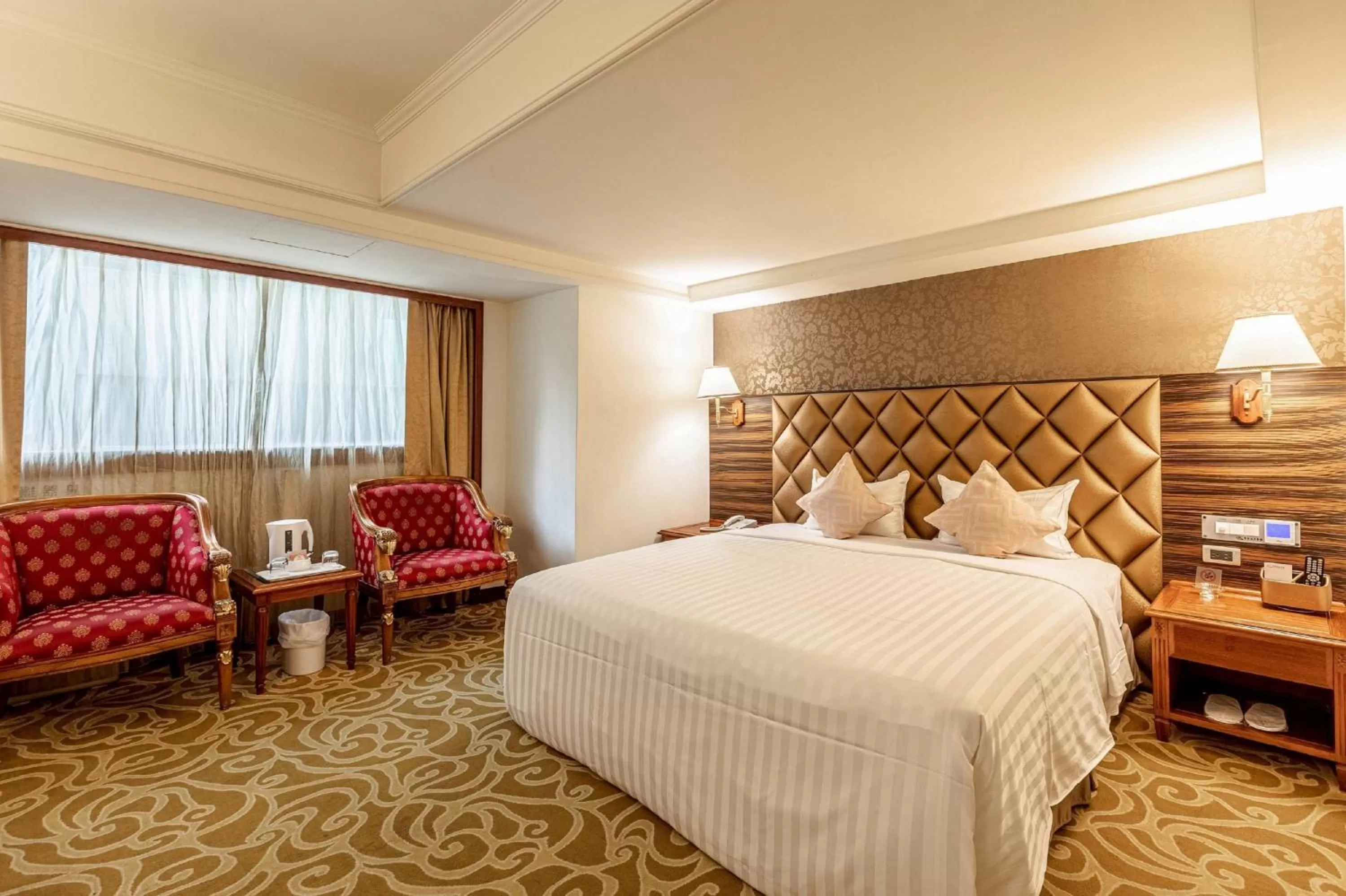 Photo of the whole room, Bed in Chyuan Du Spring Resort