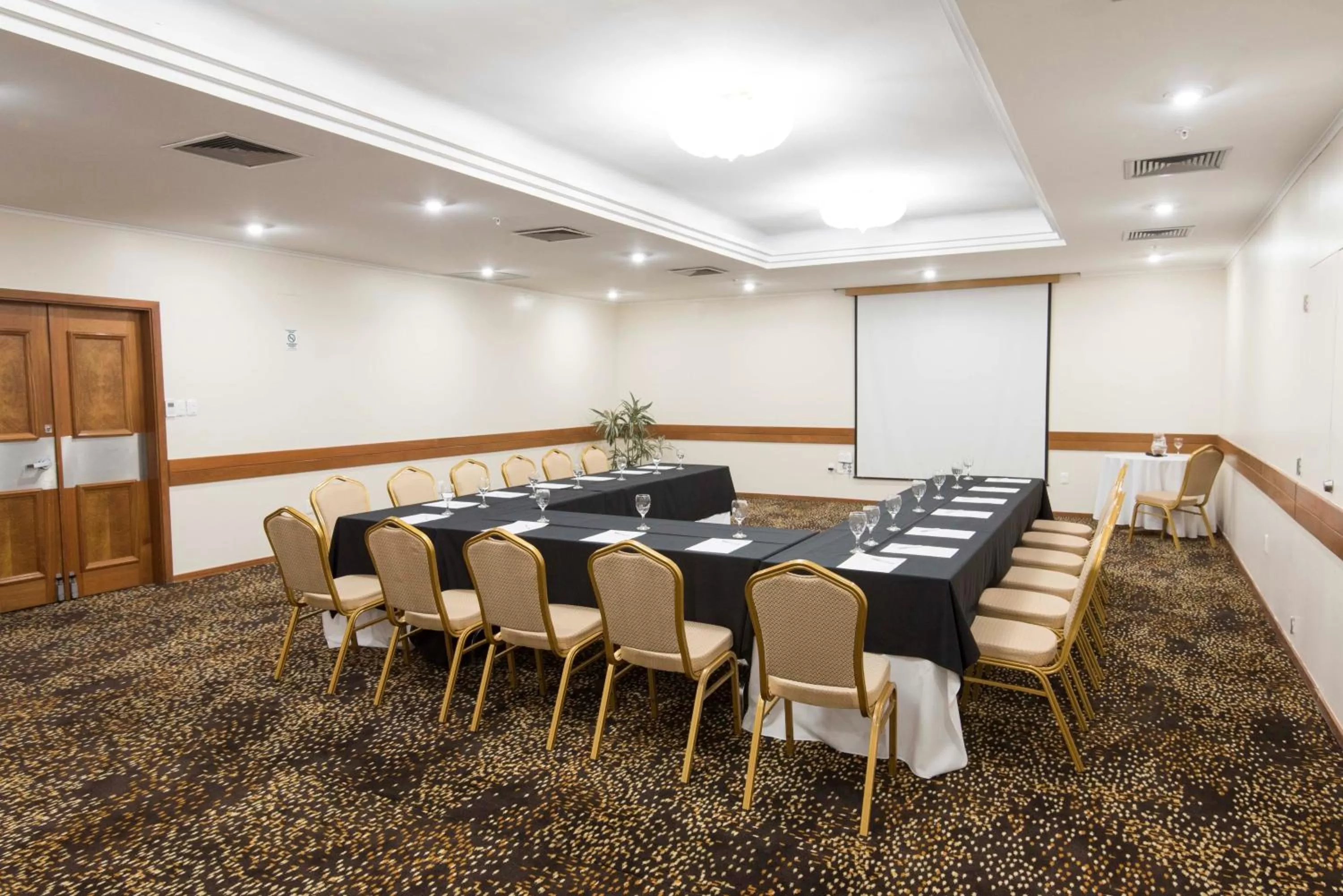 Meeting/conference room in Holiday Inn Montevideo by IHG