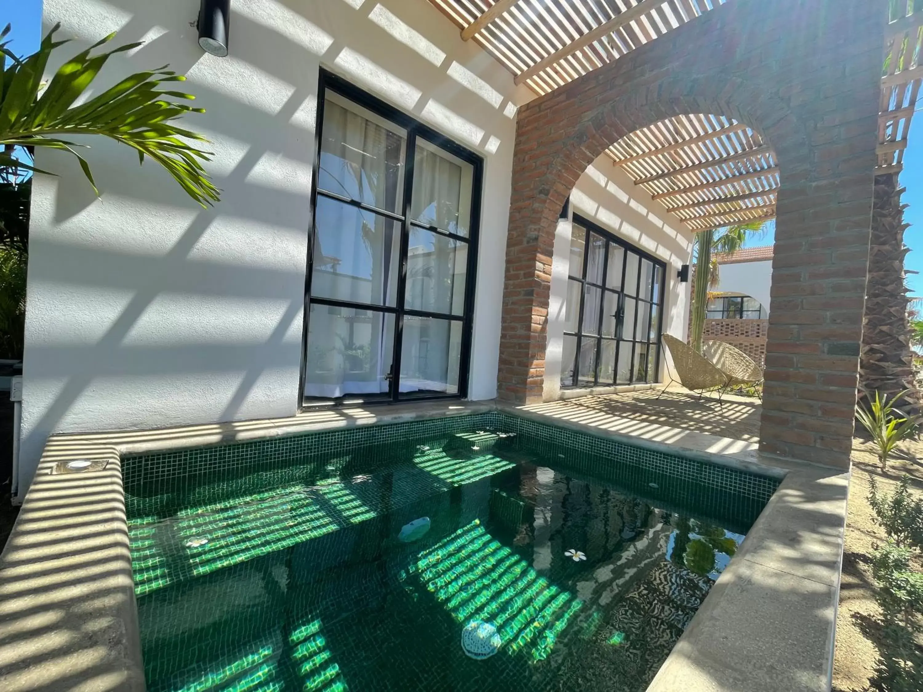 Junior Suite with Private Pool in Hotel So Far So Good Junior Suite with Private Pool in Hotel So Far So Good