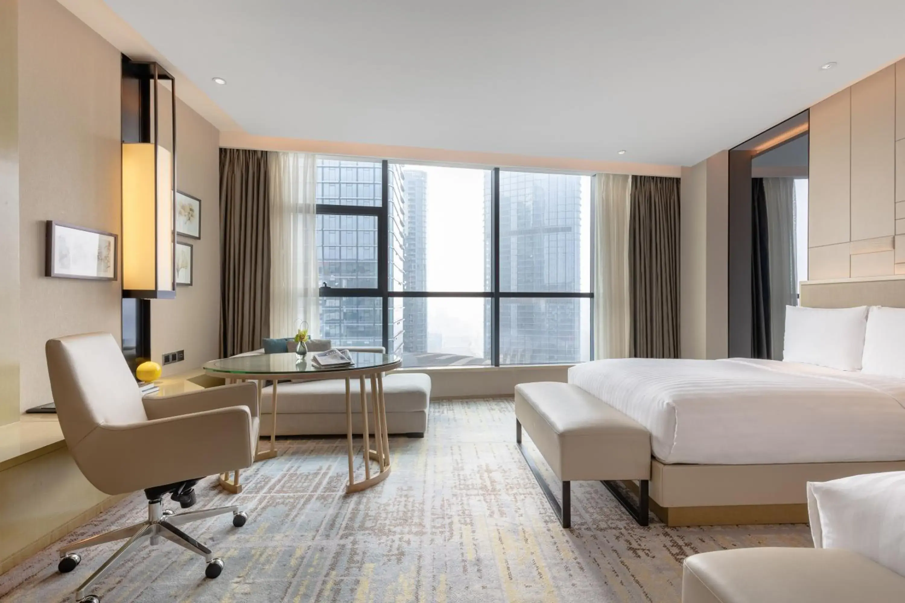 Superior King Bed Room - single occupancy in Chengdu Marriott Hotel Financial Centre Superior King Bed Room - single occupancy in Chengdu Marriott Hotel Financial Centre