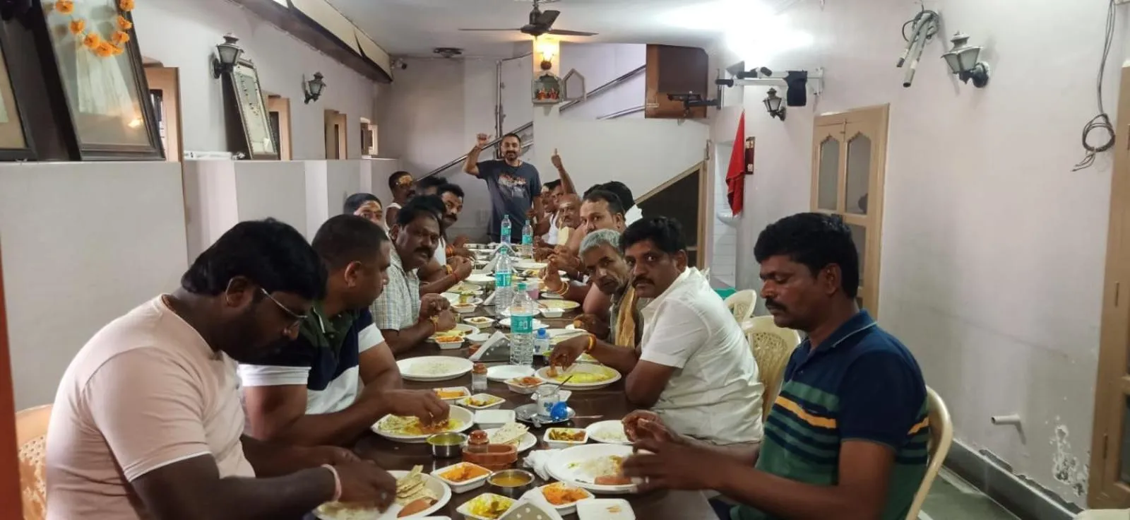 Restaurant/places to eat in Scindhia Guest House